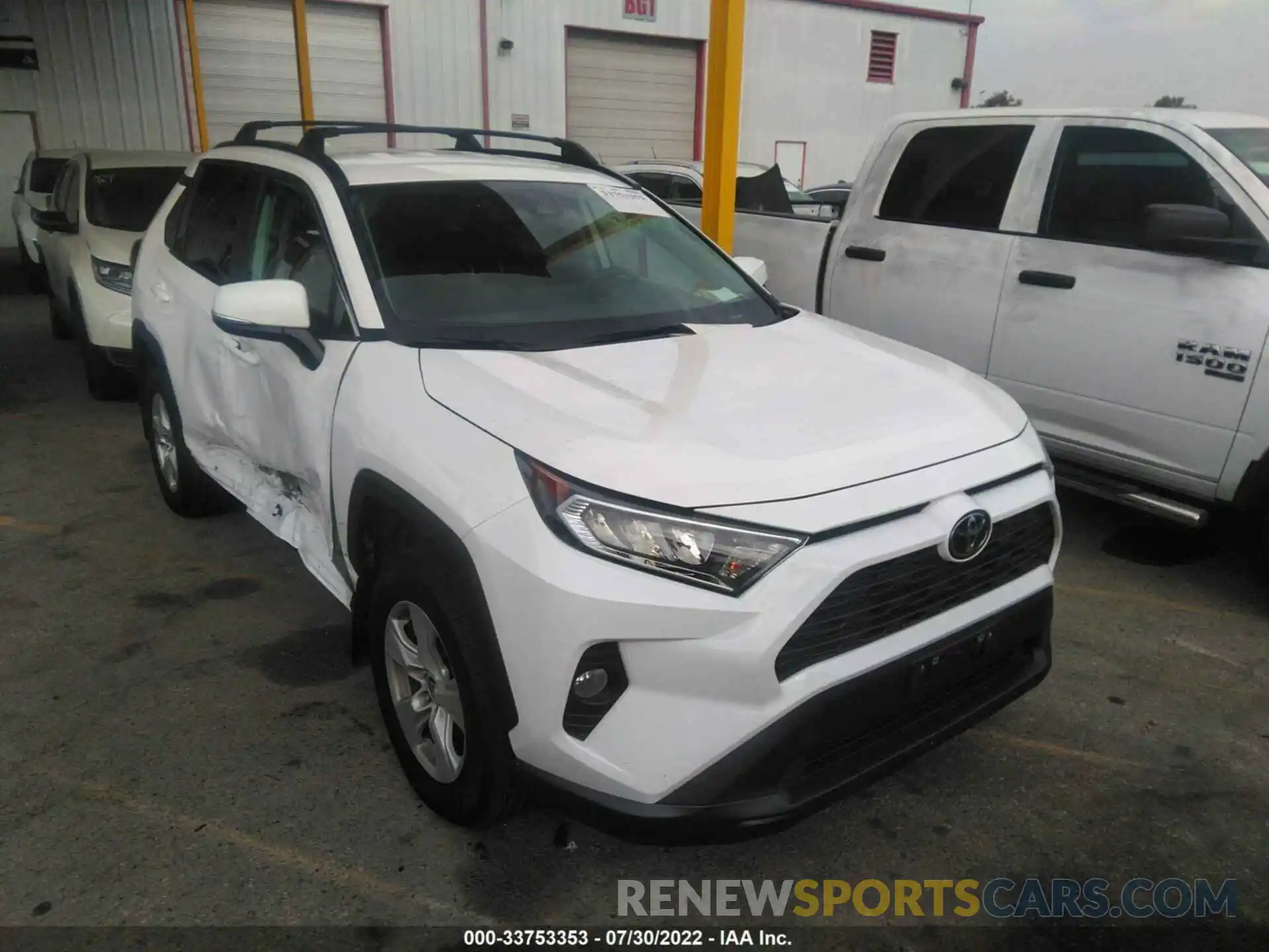 1 Photograph of a damaged car 2T3W1RFV9MW159227 TOYOTA RAV4 2021