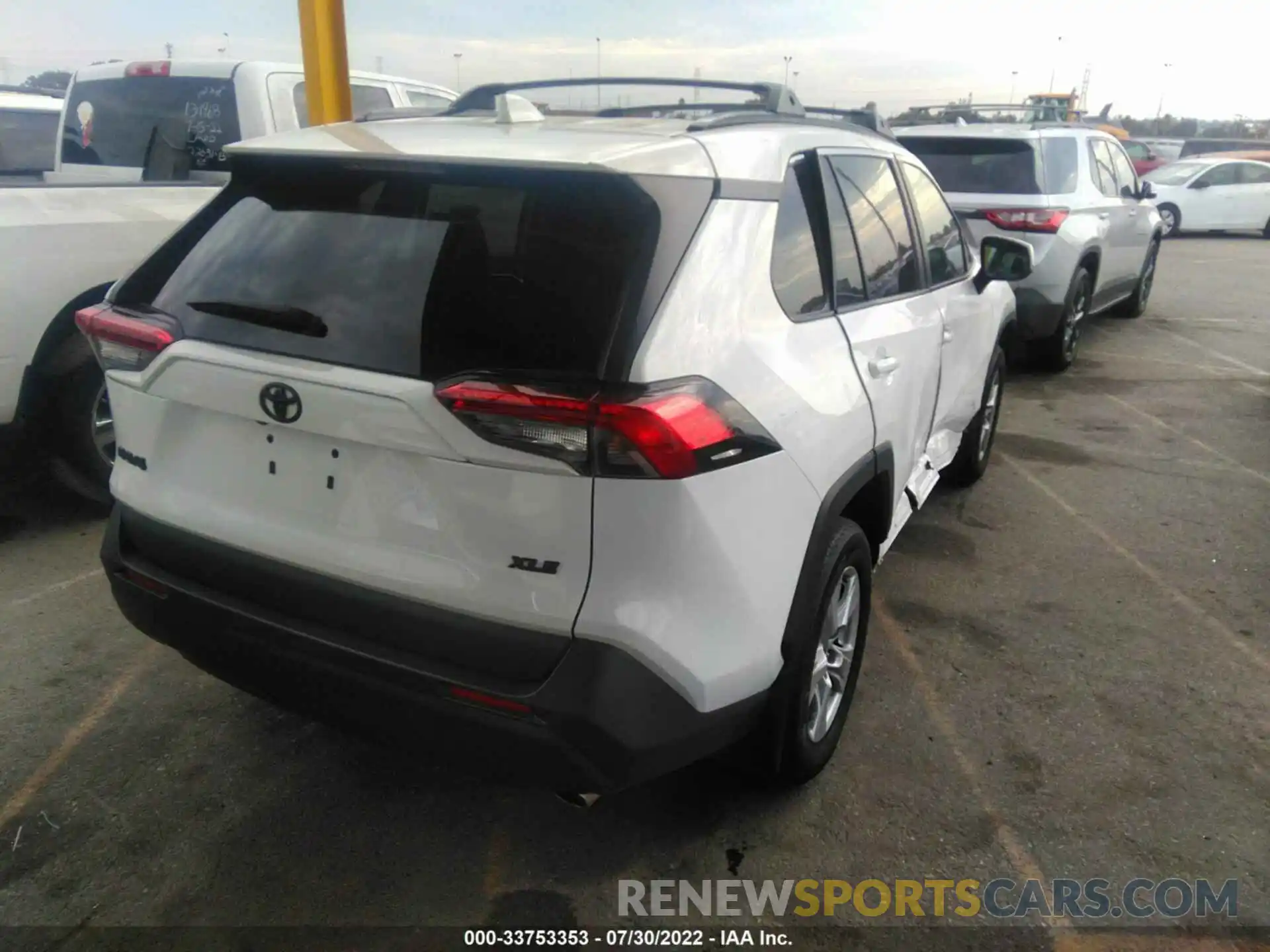 4 Photograph of a damaged car 2T3W1RFV9MW159227 TOYOTA RAV4 2021