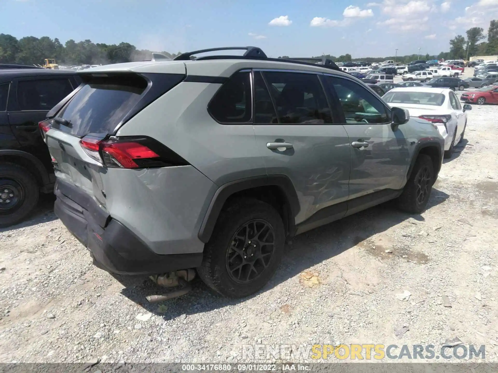 4 Photograph of a damaged car 2T3W1RFV9MW175377 TOYOTA RAV4 2021