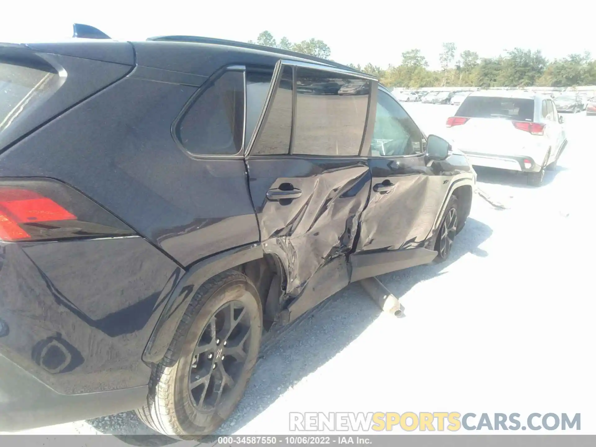 6 Photograph of a damaged car 2T3W1RFV9MW175380 TOYOTA RAV4 2021