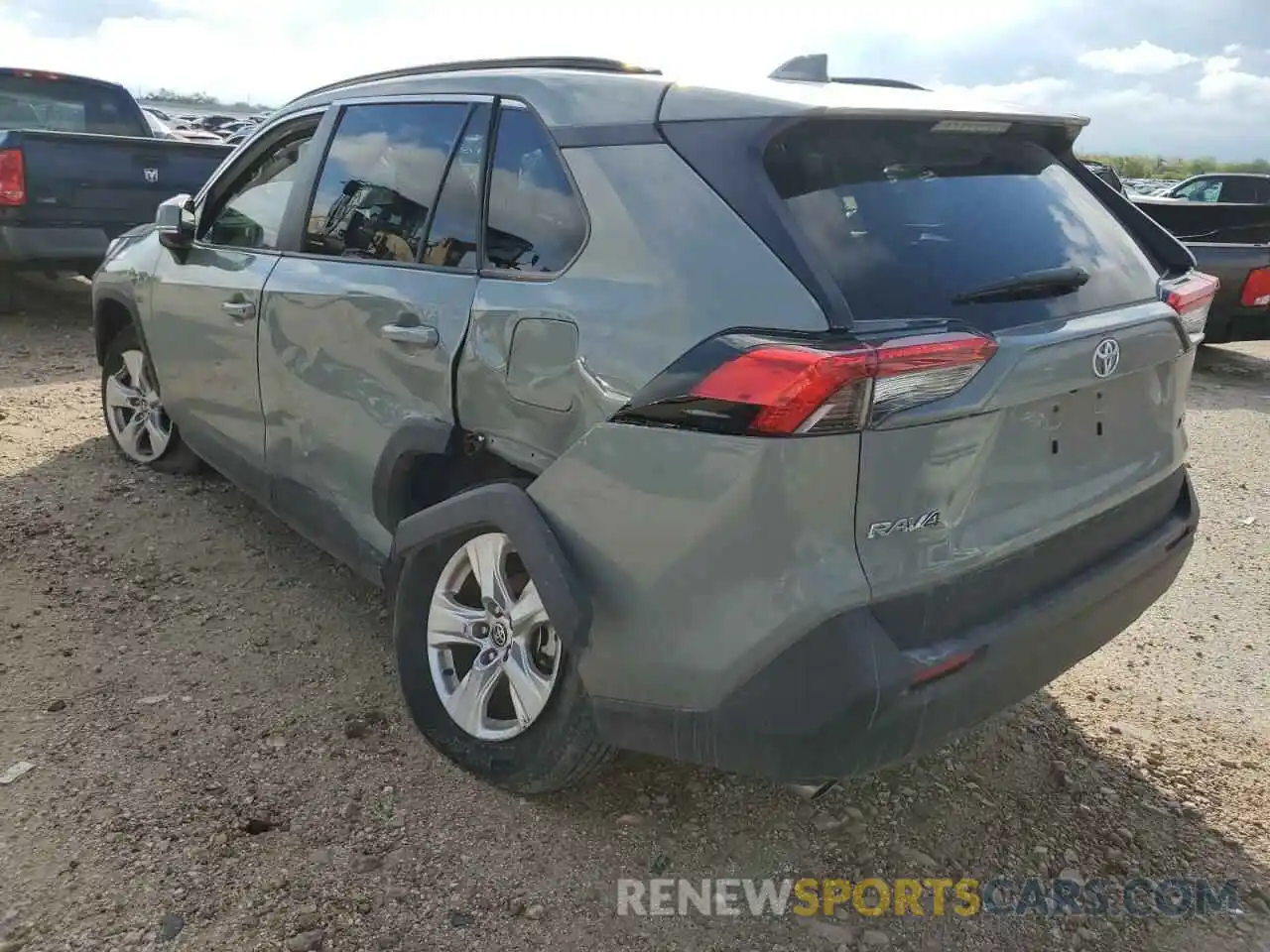 3 Photograph of a damaged car 2T3W1RFV9MW175413 TOYOTA RAV4 2021