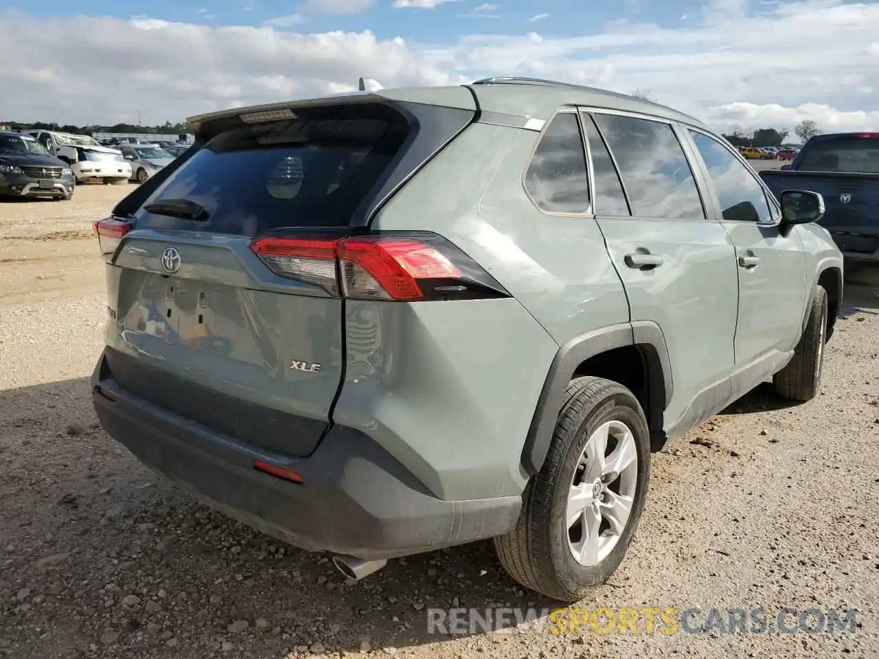 4 Photograph of a damaged car 2T3W1RFV9MW175413 TOYOTA RAV4 2021