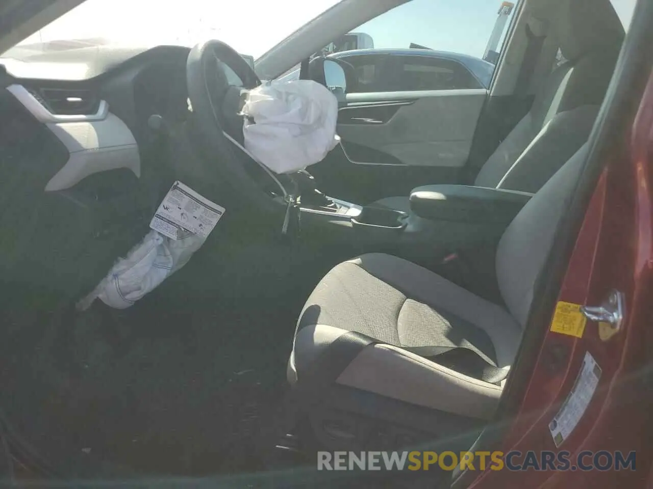 7 Photograph of a damaged car 2T3W1RFV9MW176013 TOYOTA RAV4 2021