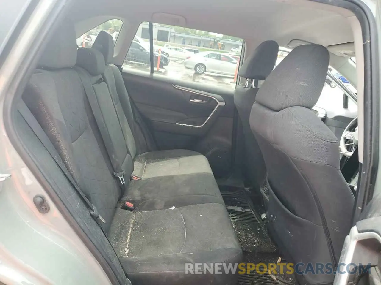 10 Photograph of a damaged car 2T3W1RFVXMC087603 TOYOTA RAV4 2021