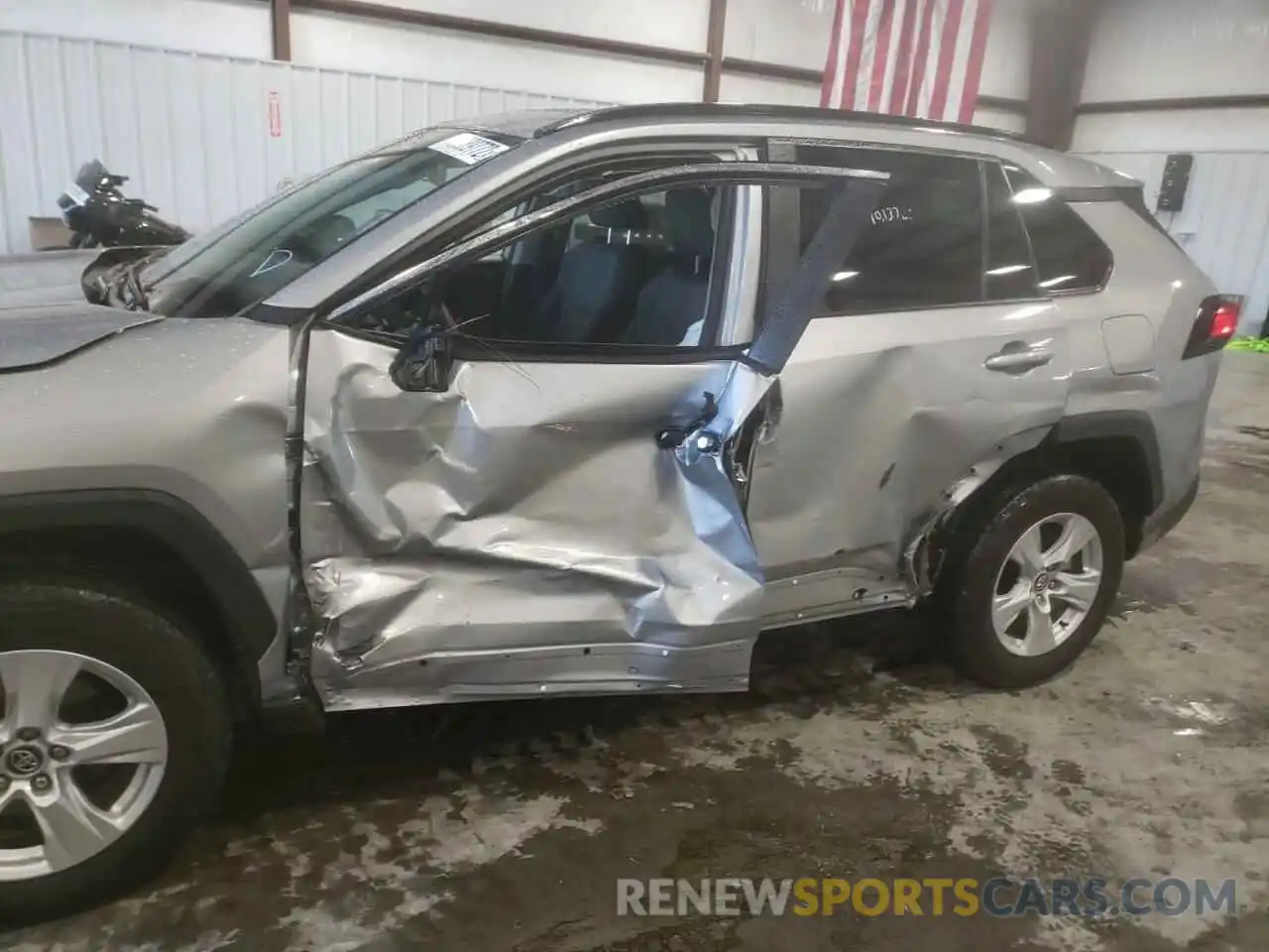 9 Photograph of a damaged car 2T3W1RFVXMC091361 TOYOTA RAV4 2021