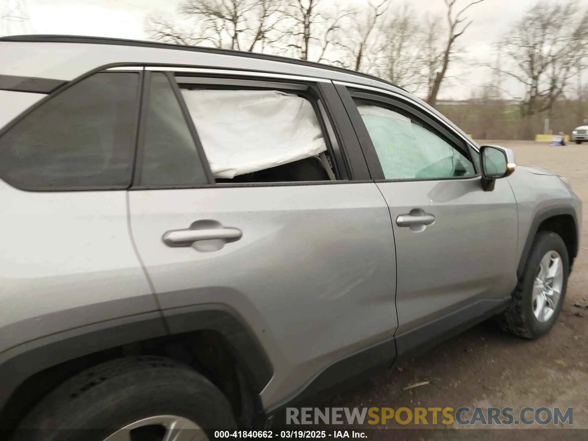 14 Photograph of a damaged car 2T3W1RFVXMC116274 TOYOTA RAV4 2021