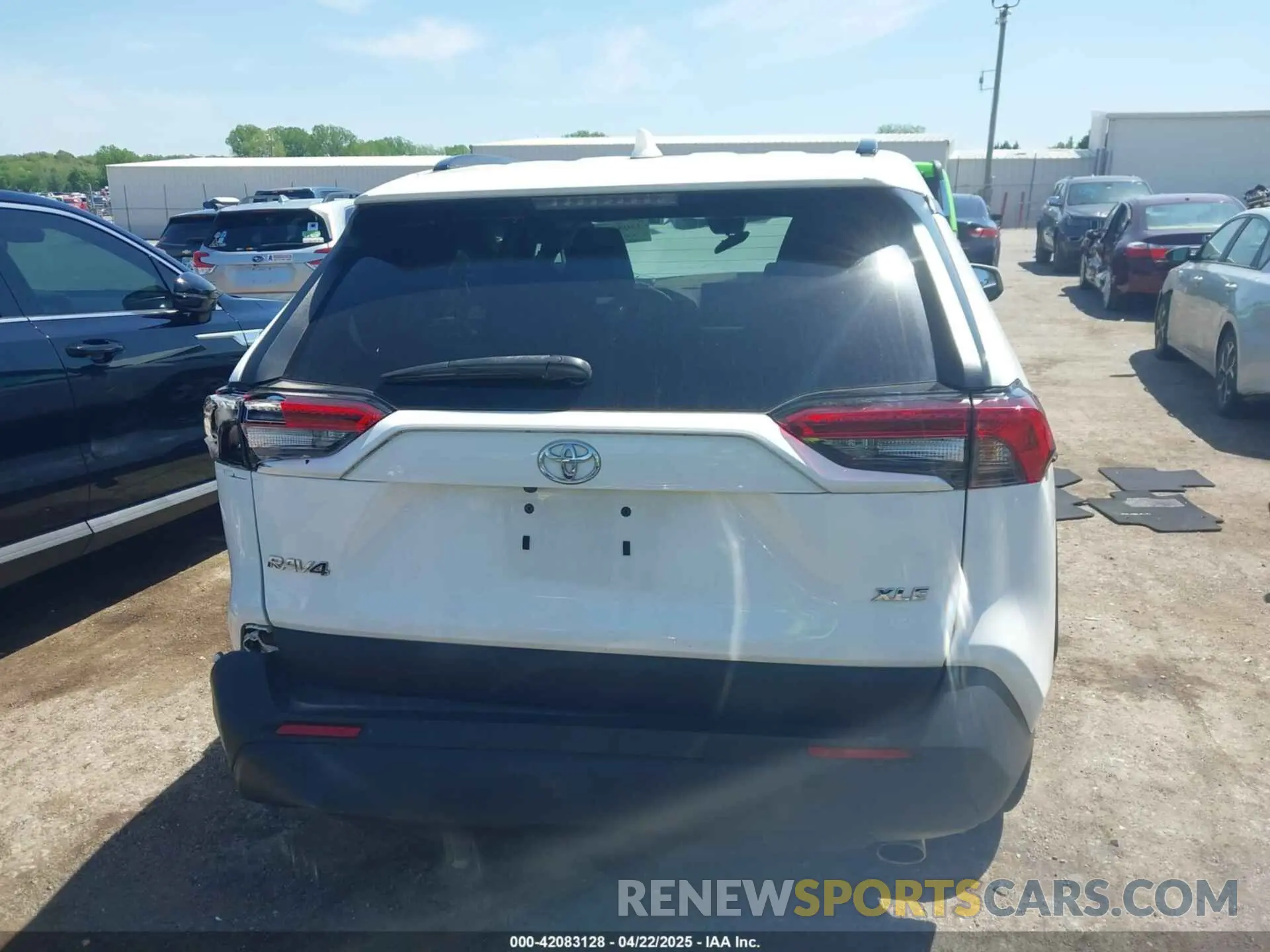 16 Photograph of a damaged car 2T3W1RFVXMC146035 TOYOTA RAV4 2021