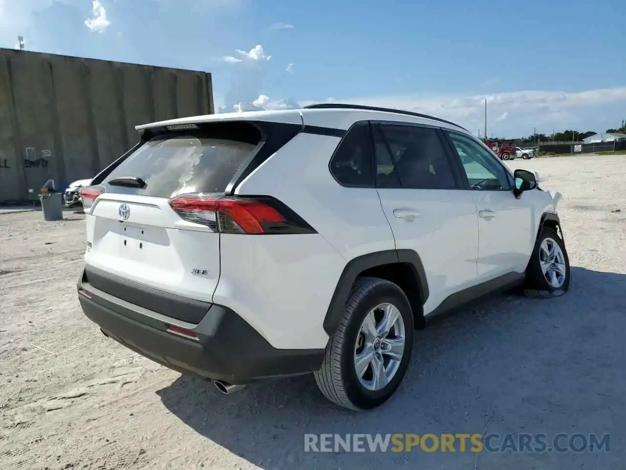 4 Photograph of a damaged car 2T3W1RFVXMC154135 TOYOTA RAV4 2021