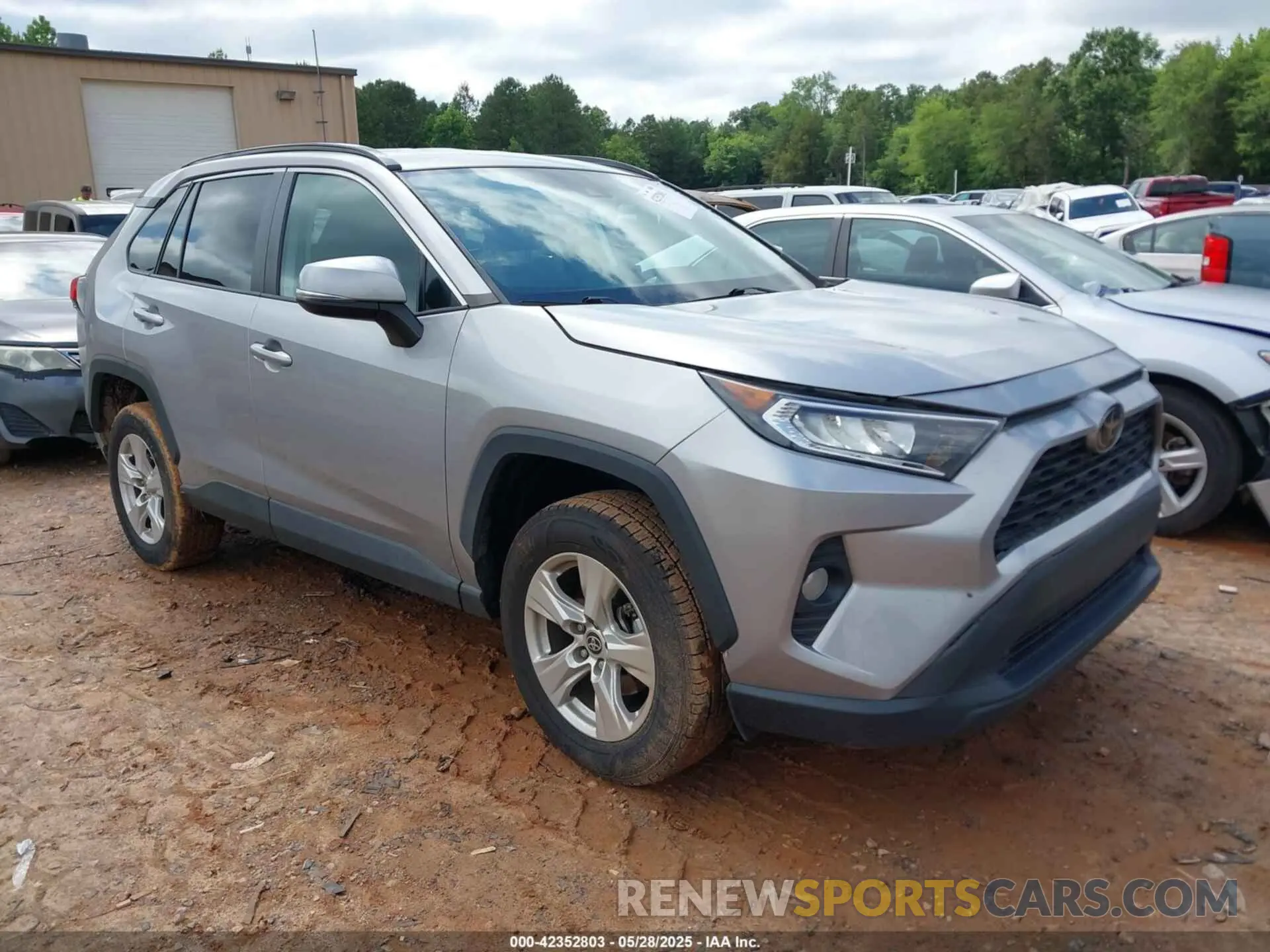 1 Photograph of a damaged car 2T3W1RFVXMC163899 TOYOTA RAV4 2021