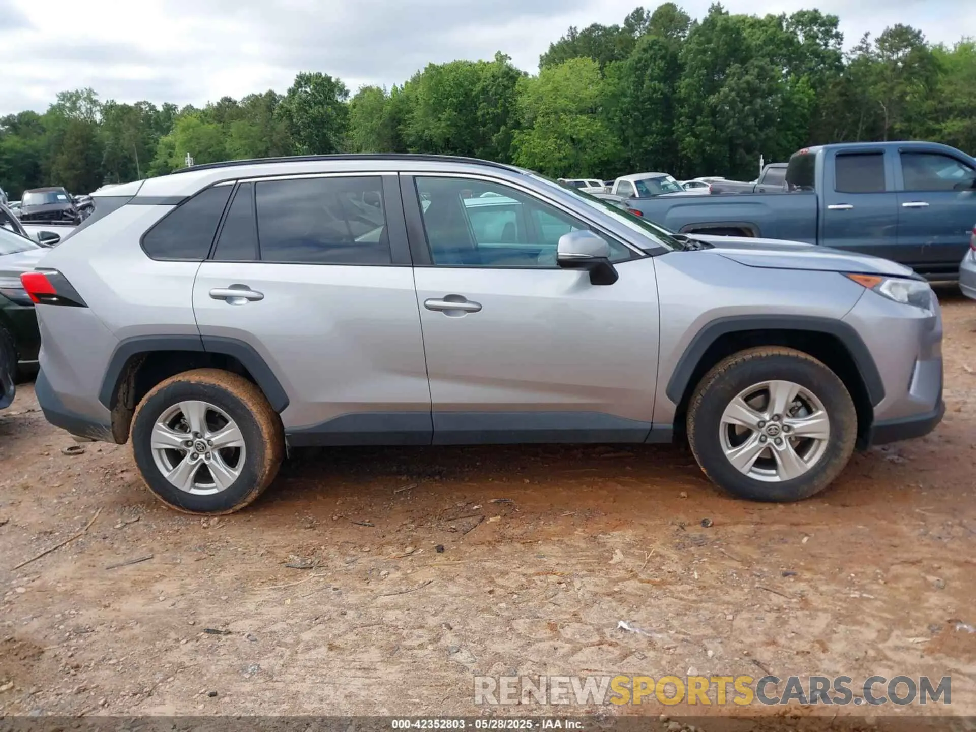 13 Photograph of a damaged car 2T3W1RFVXMC163899 TOYOTA RAV4 2021