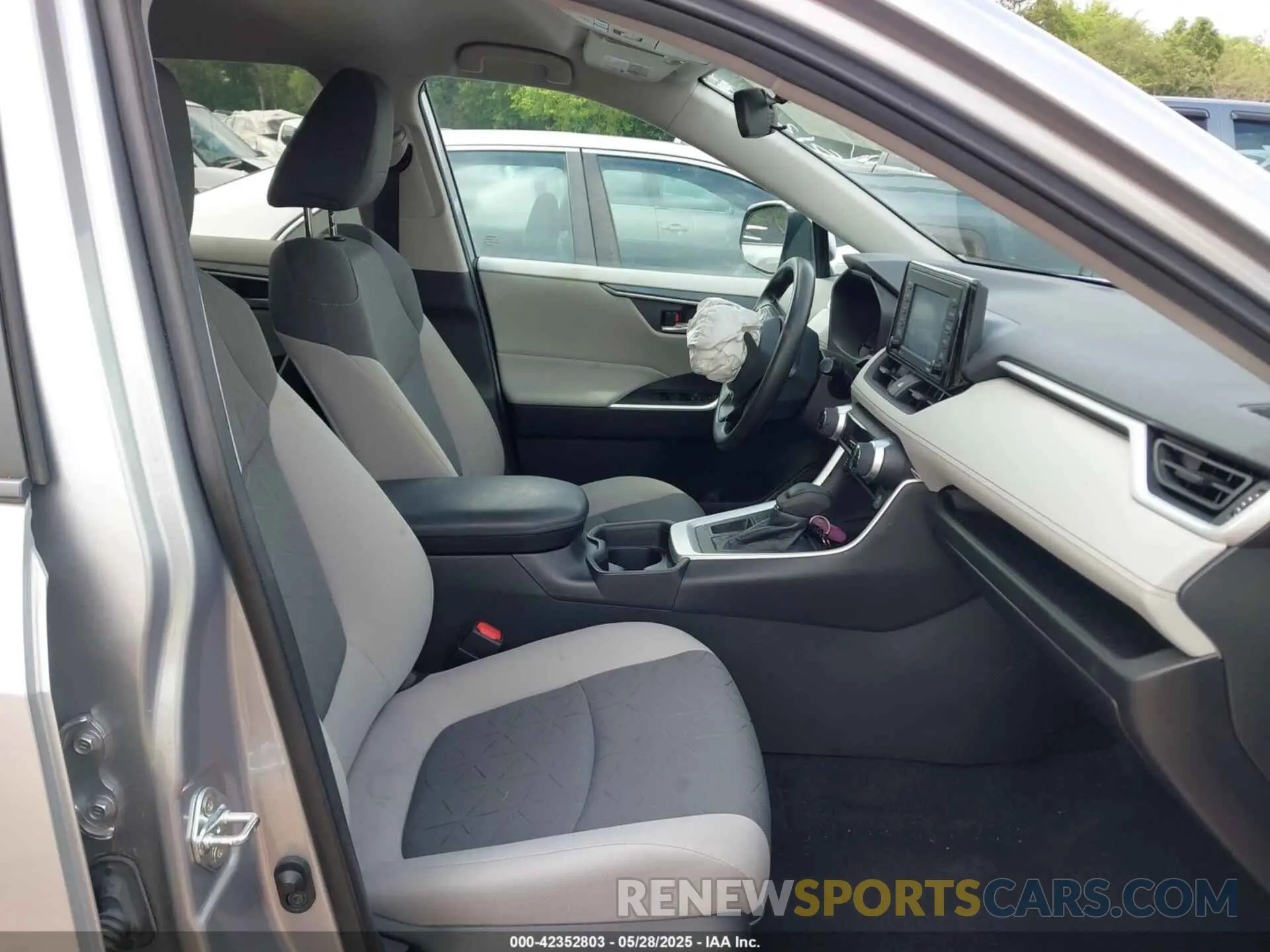 5 Photograph of a damaged car 2T3W1RFVXMC163899 TOYOTA RAV4 2021