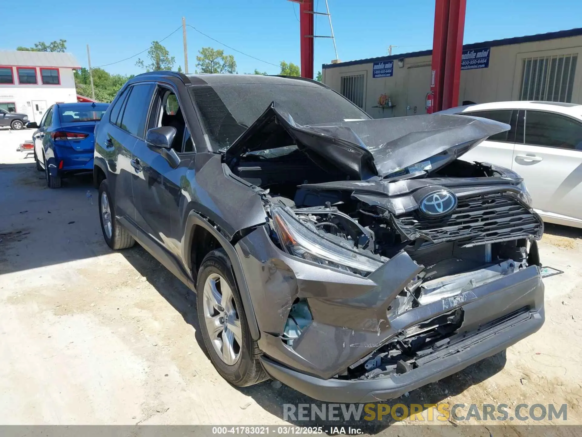 1 Photograph of a damaged car 2T3W1RFVXMW108061 TOYOTA RAV4 2021