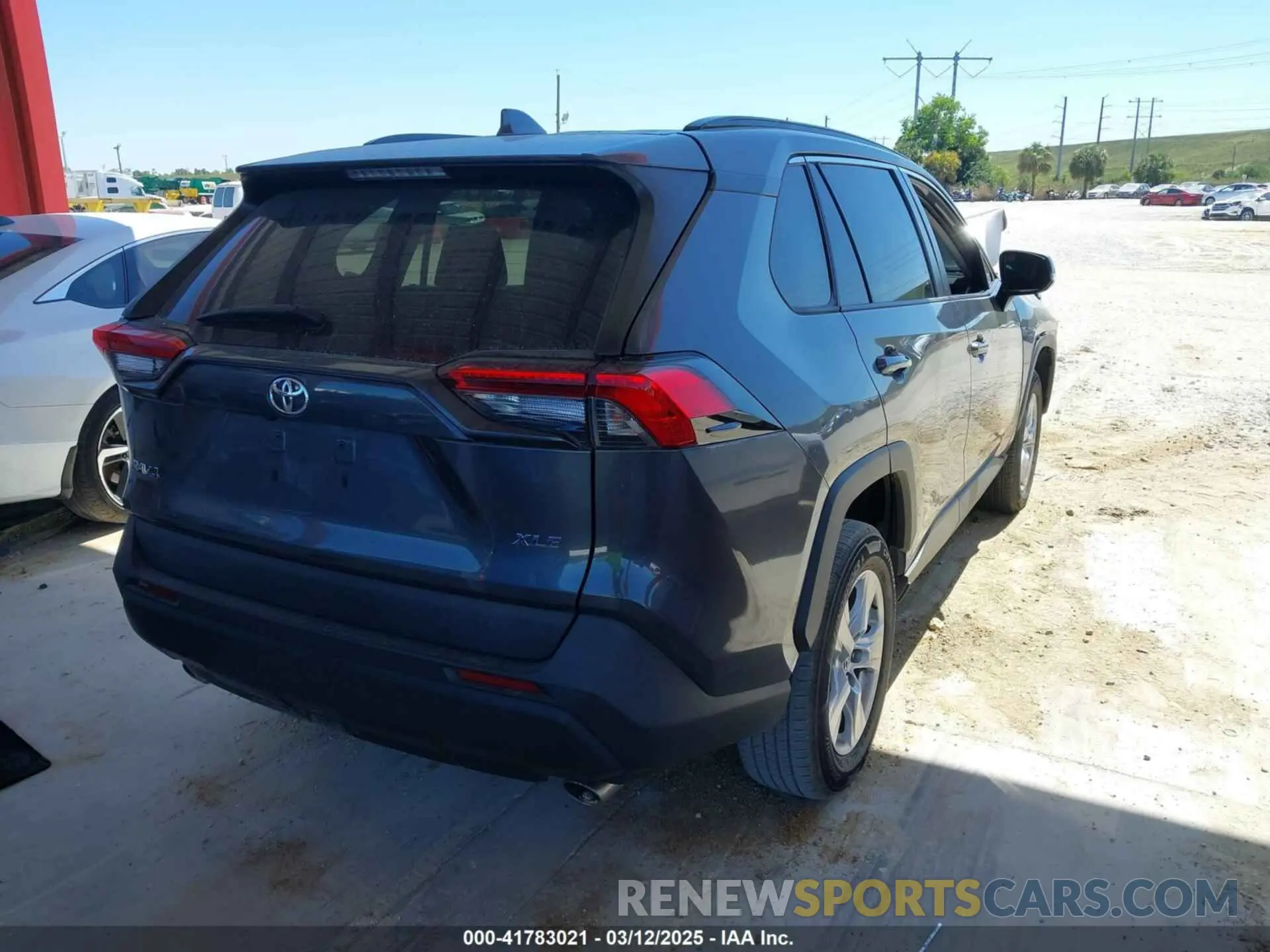 4 Photograph of a damaged car 2T3W1RFVXMW108061 TOYOTA RAV4 2021