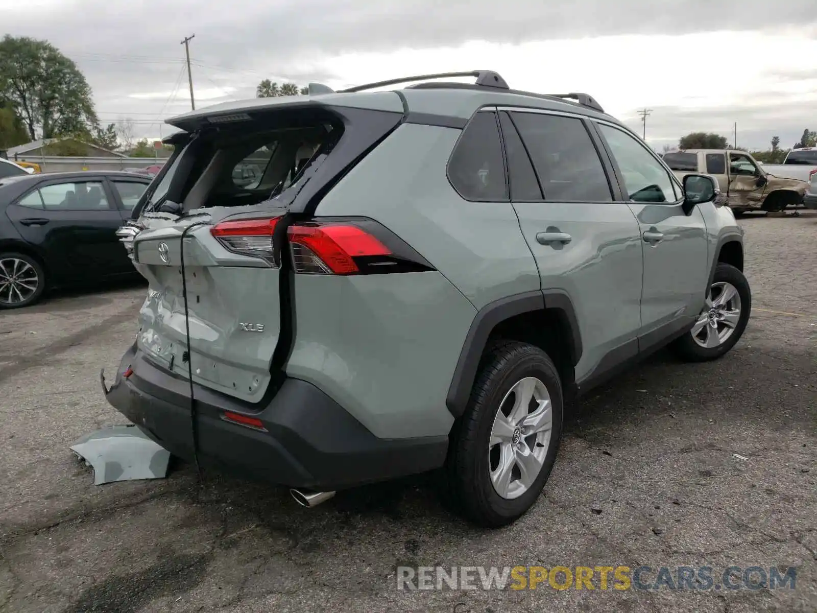 4 Photograph of a damaged car 2T3W1RFVXMW110683 TOYOTA RAV4 2021