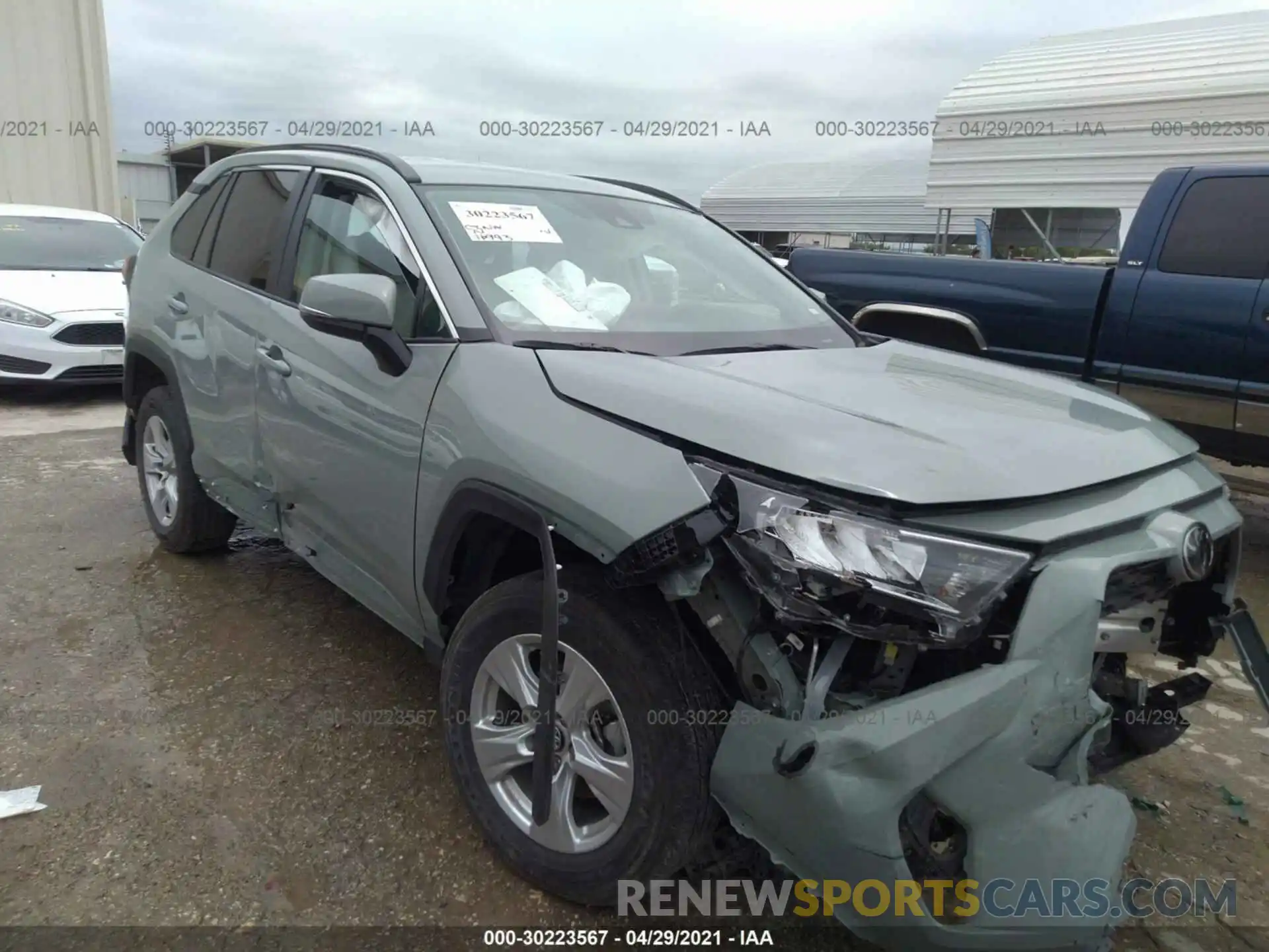 1 Photograph of a damaged car 2T3W1RFVXMW111946 TOYOTA RAV4 2021