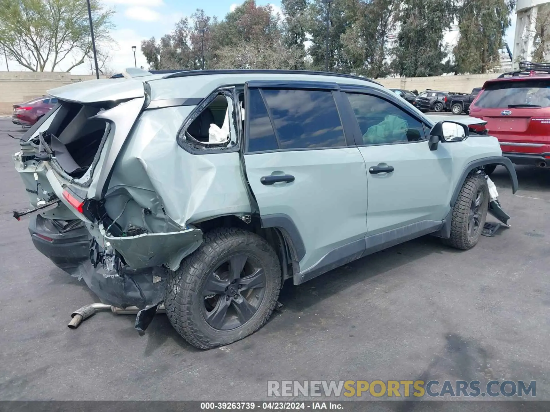 4 Photograph of a damaged car 2T3W1RFVXMW120789 TOYOTA RAV4 2021