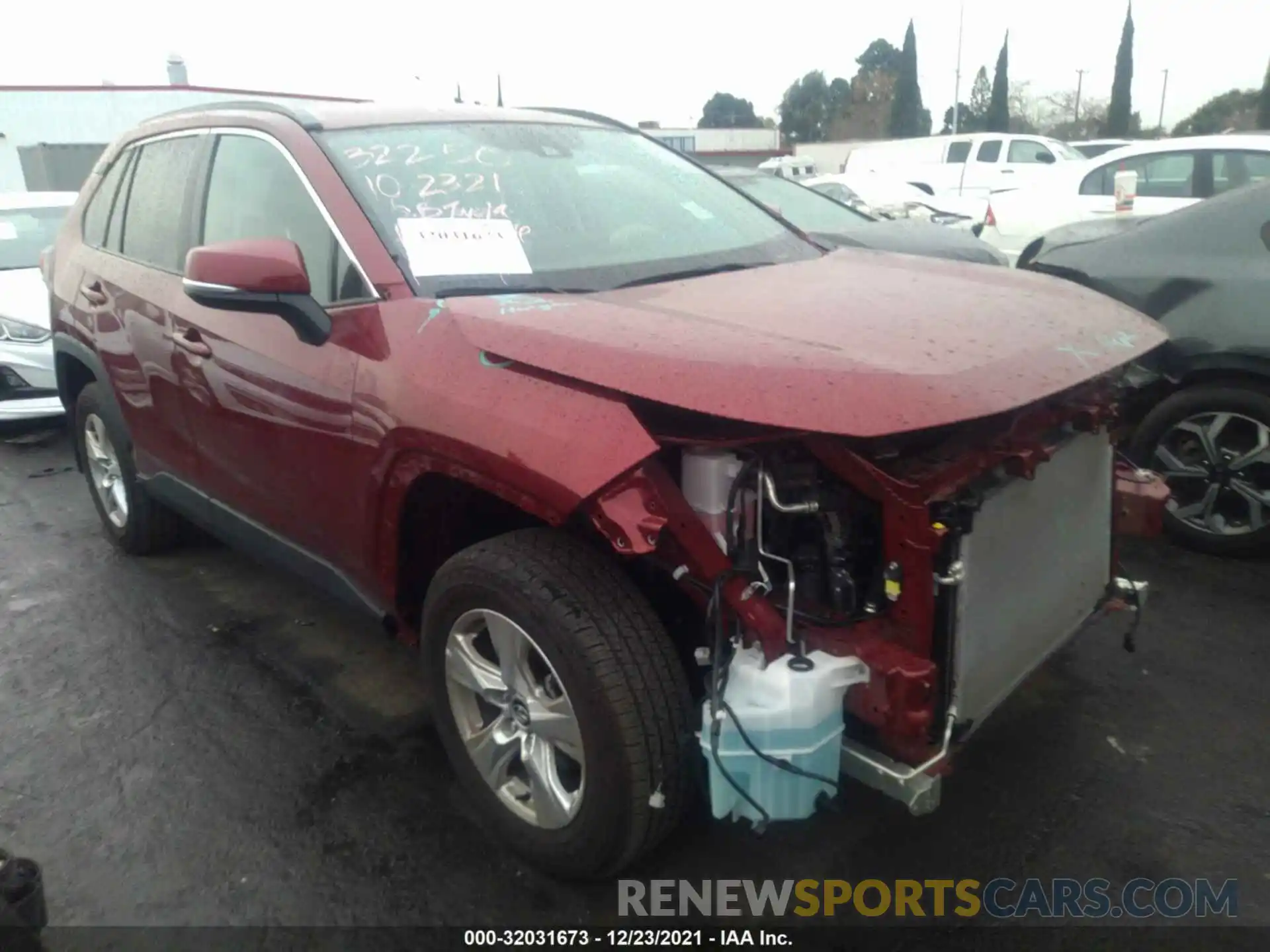 1 Photograph of a damaged car 2T3W1RFVXMW124051 TOYOTA RAV4 2021