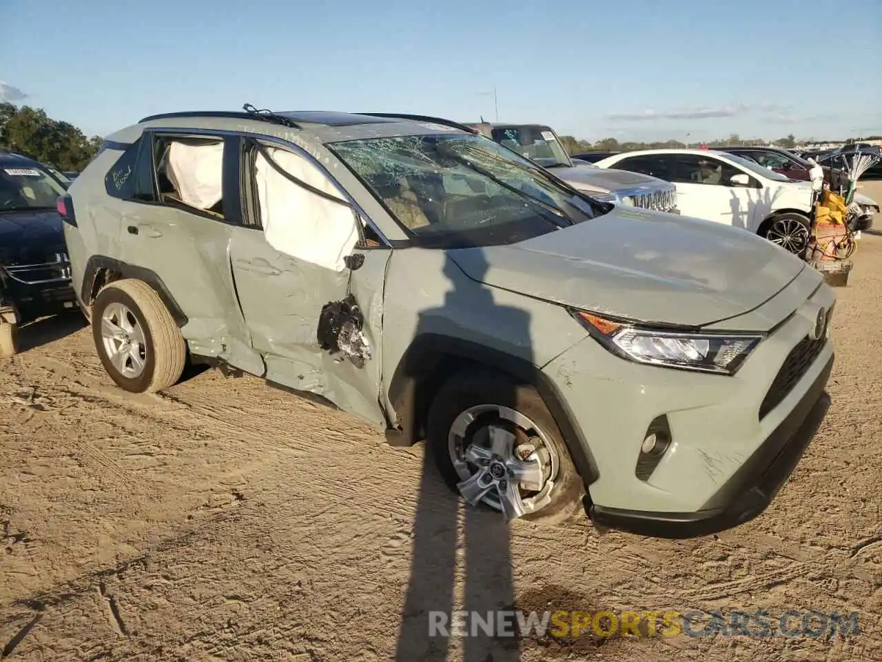 4 Photograph of a damaged car 2T3W1RFVXMW124096 TOYOTA RAV4 2021