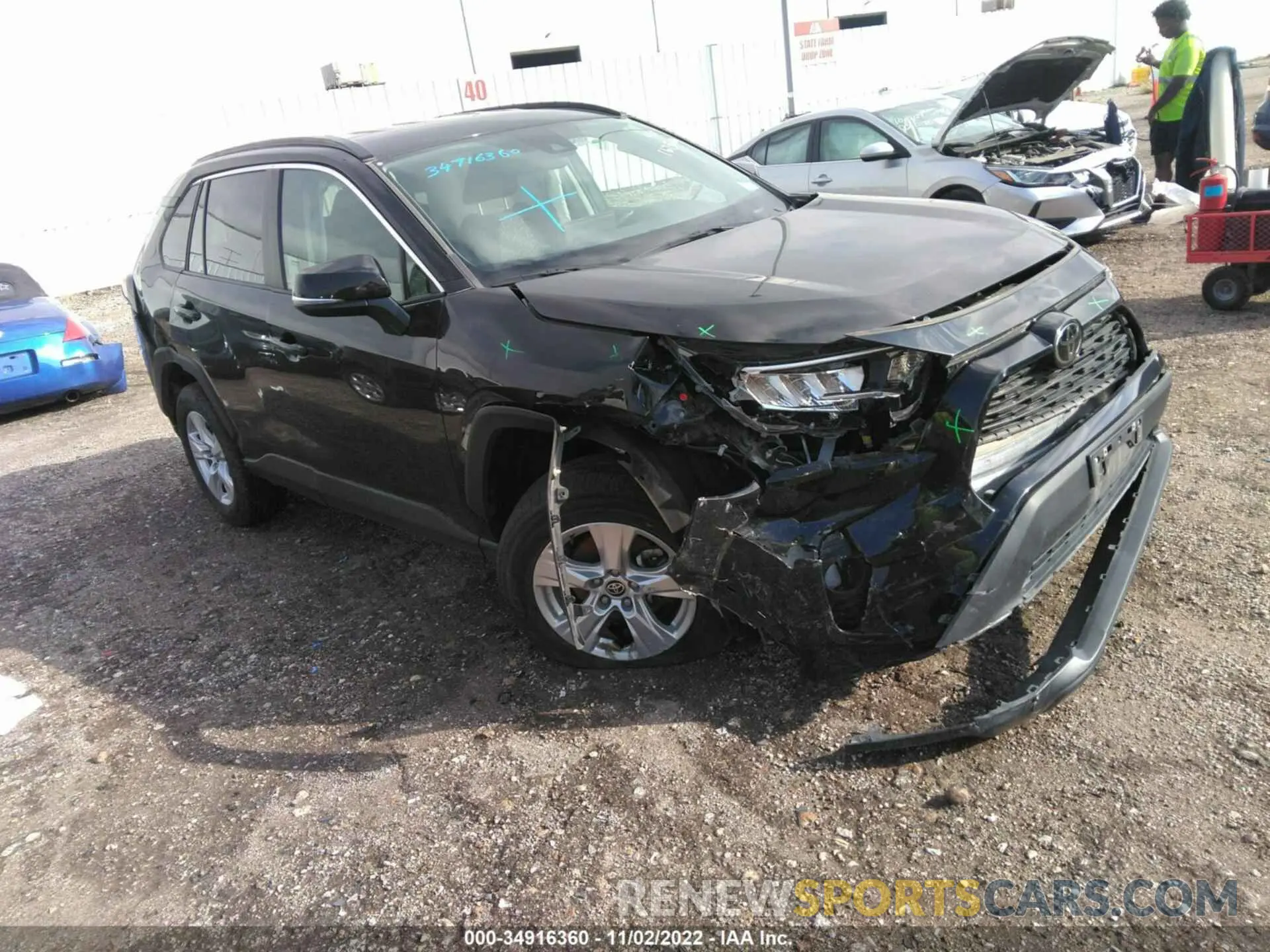 1 Photograph of a damaged car 2T3W1RFVXMW131663 TOYOTA RAV4 2021