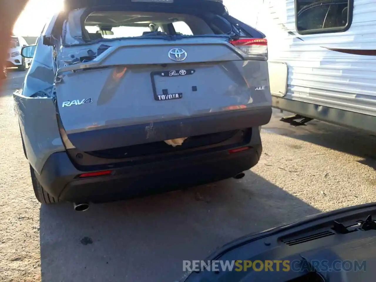 9 Photograph of a damaged car 2T3W1RFVXMW153811 TOYOTA RAV4 2021