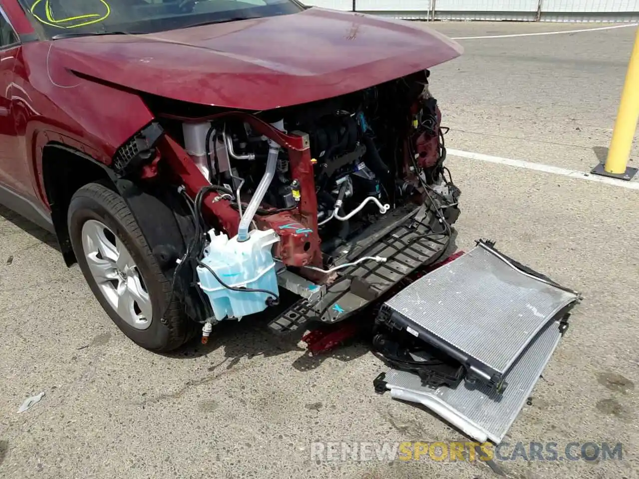 9 Photograph of a damaged car 2T3W1RFVXMW160578 TOYOTA RAV4 2021