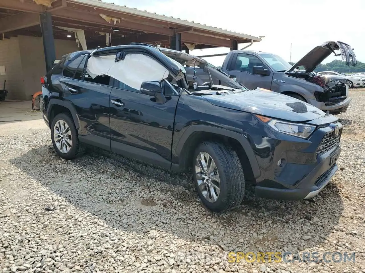 4 Photograph of a damaged car 2T3Y1RFV0MC155111 TOYOTA RAV4 2021