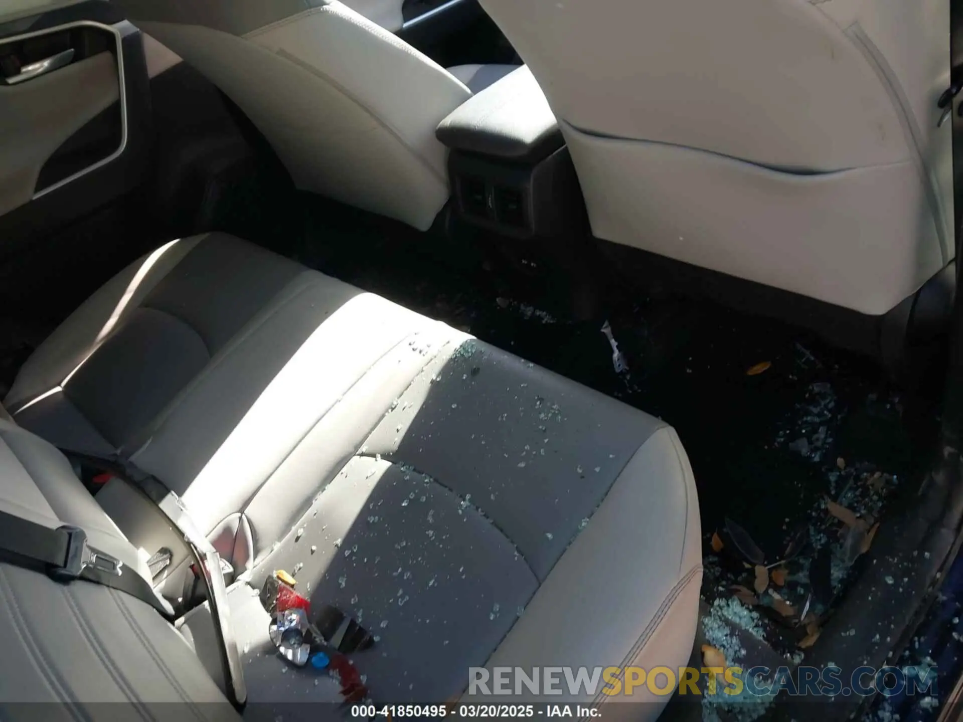 8 Photograph of a damaged car 2T3Y1RFV2MW149034 TOYOTA RAV4 2021
