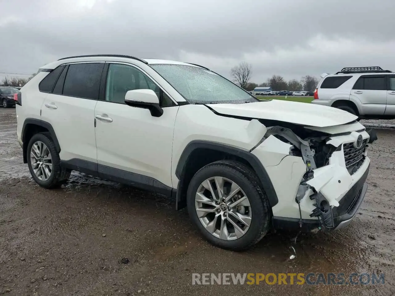 4 Photograph of a damaged car 2T3Y1RFV2MW166609 TOYOTA RAV4 2021