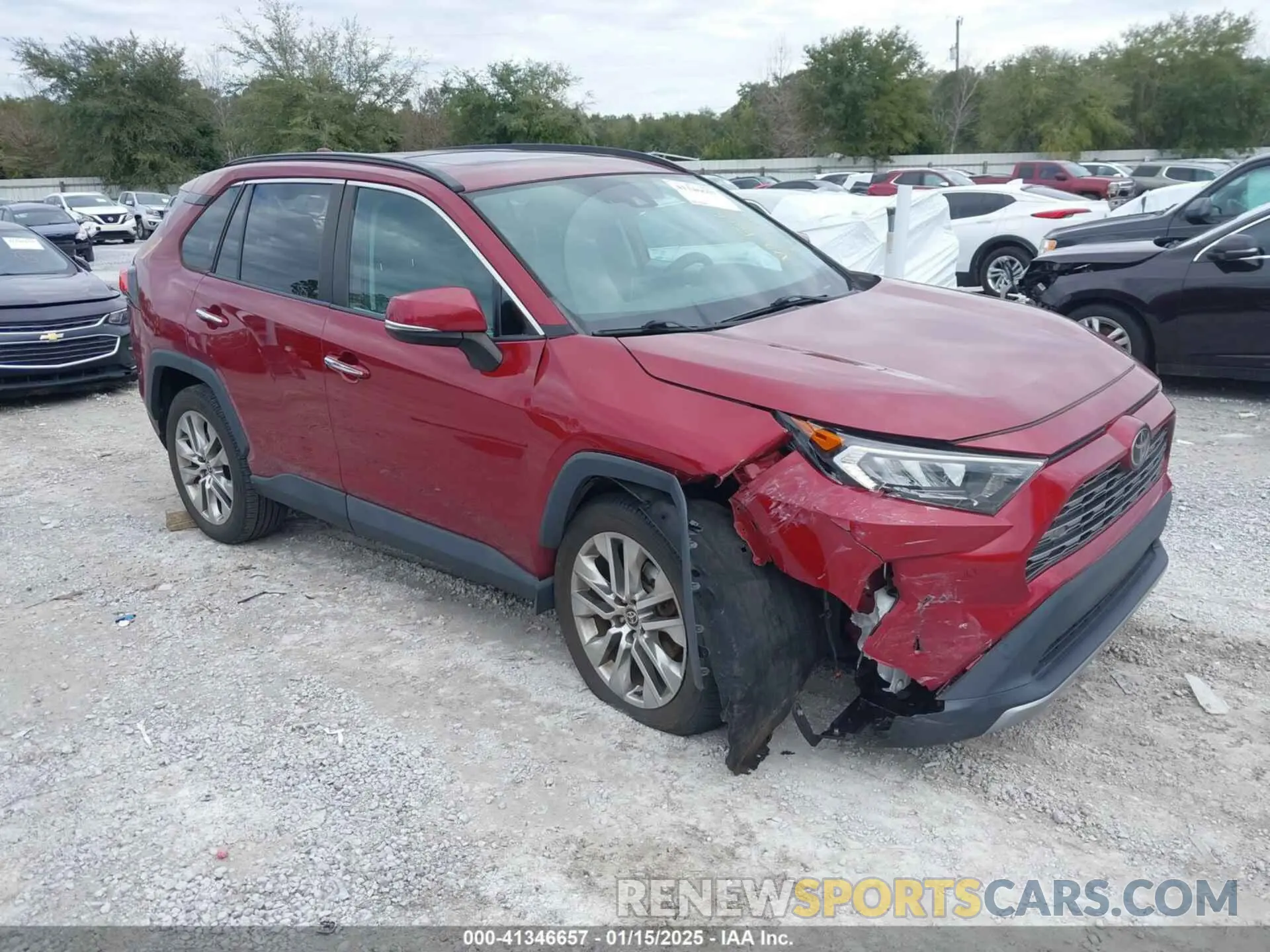 1 Photograph of a damaged car 2T3Y1RFV4MW131568 TOYOTA RAV4 2021