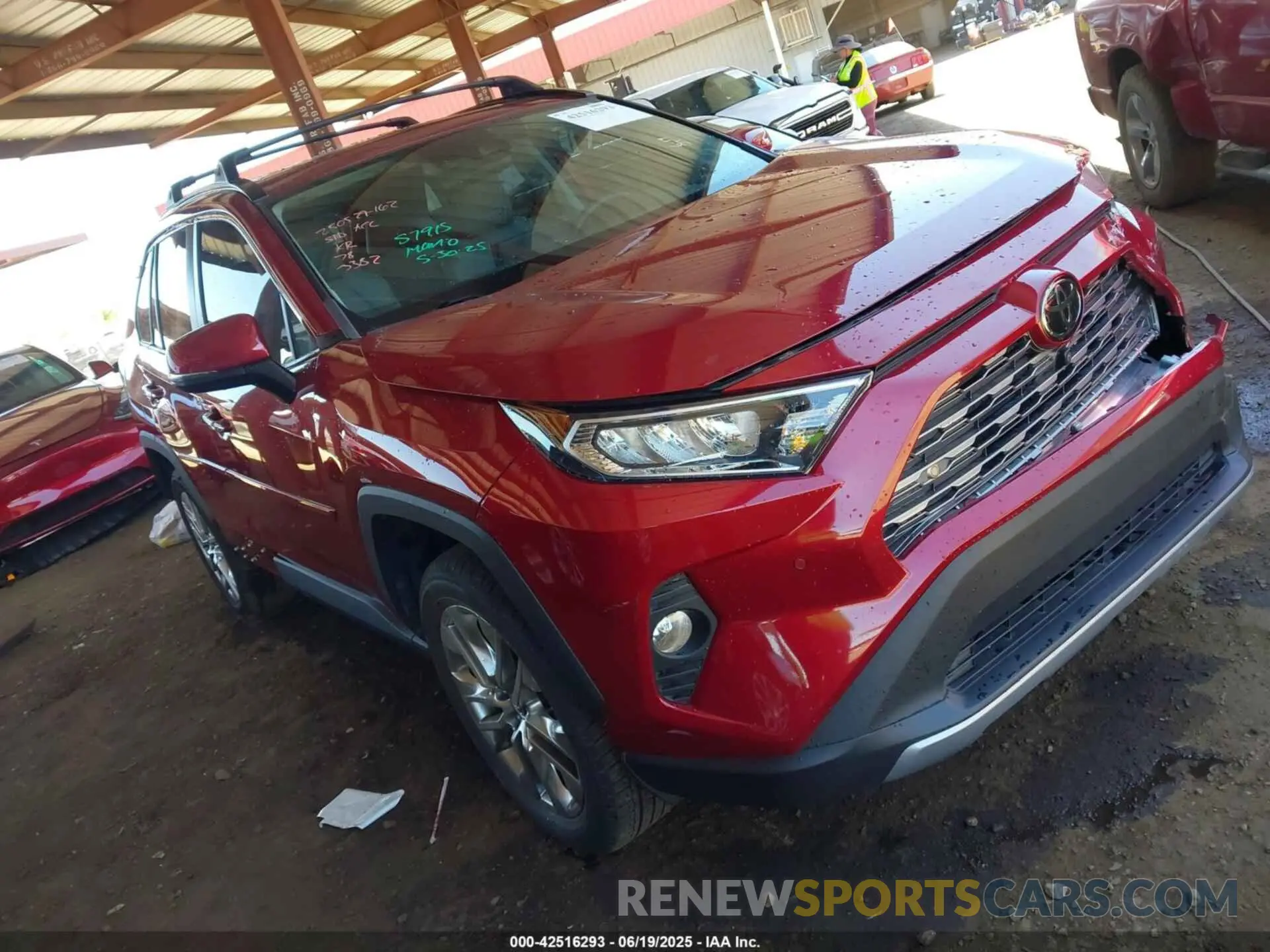 1 Photograph of a damaged car 2T3Y1RFV5MW123382 TOYOTA RAV4 2021