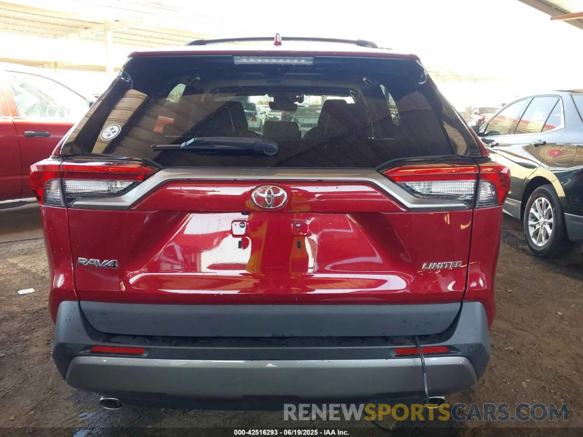 16 Photograph of a damaged car 2T3Y1RFV5MW123382 TOYOTA RAV4 2021