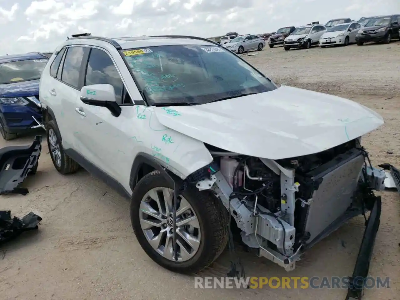 1 Photograph of a damaged car 2T3Y1RFV5MW133605 TOYOTA RAV4 2021