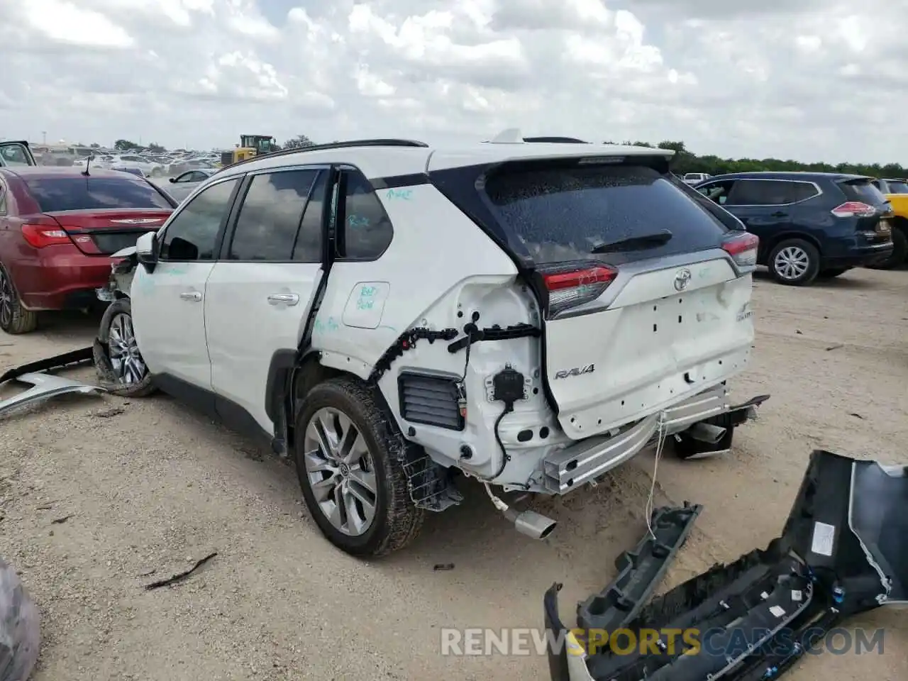 3 Photograph of a damaged car 2T3Y1RFV5MW133605 TOYOTA RAV4 2021