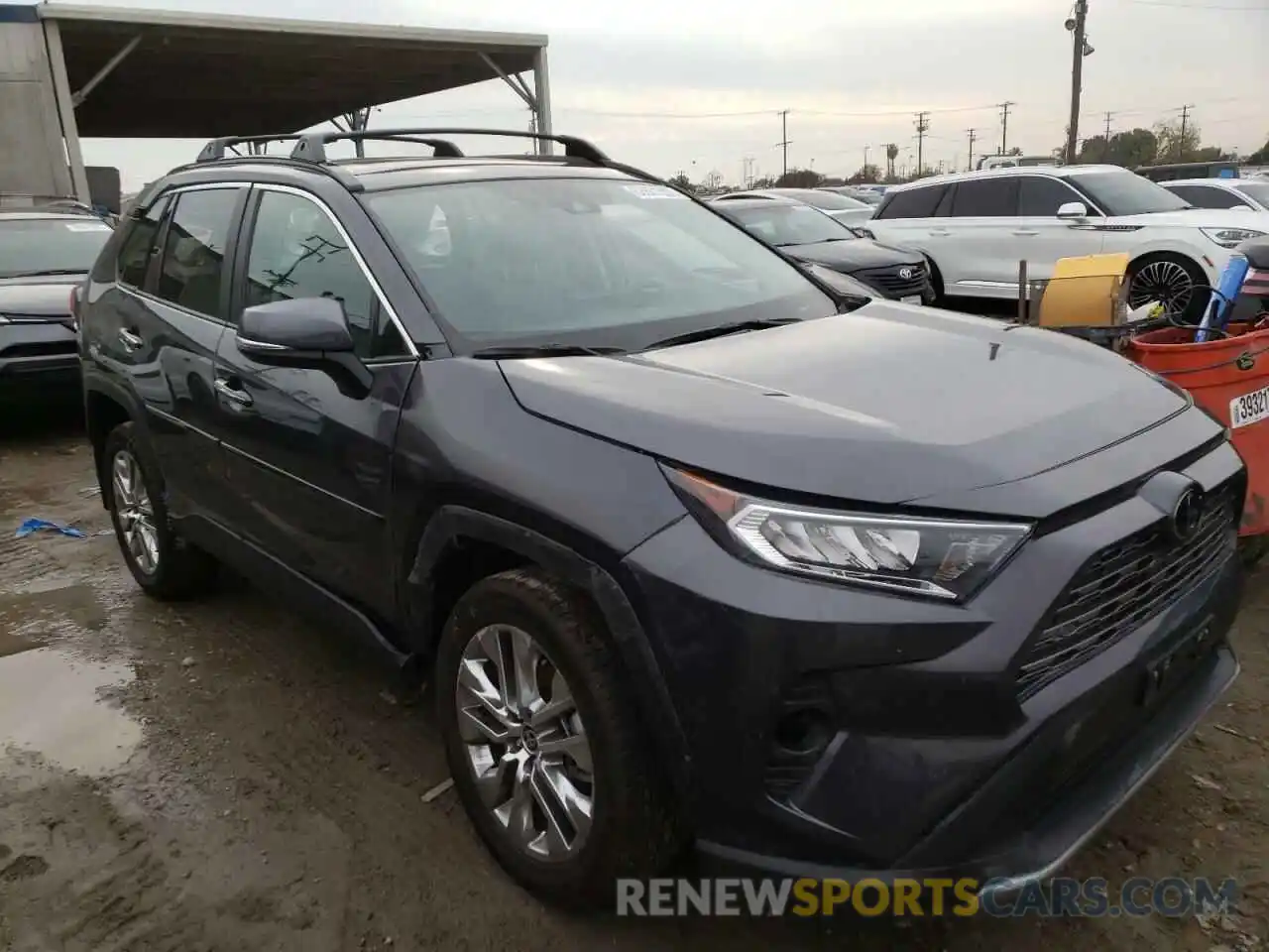 4 Photograph of a damaged car 2T3Y1RFV5MW139257 TOYOTA RAV4 2021