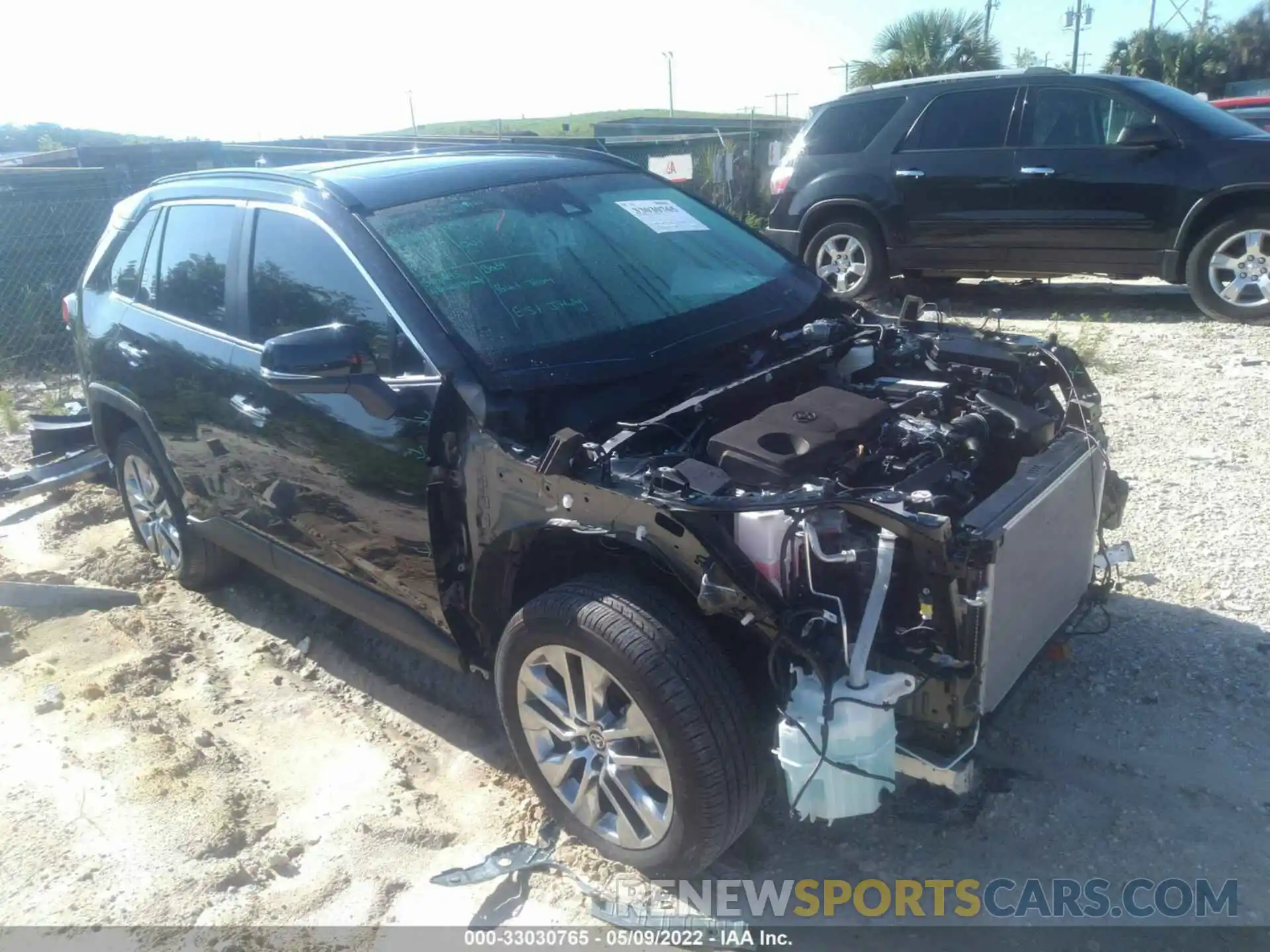 1 Photograph of a damaged car 2T3Y1RFV6MC145019 TOYOTA RAV4 2021