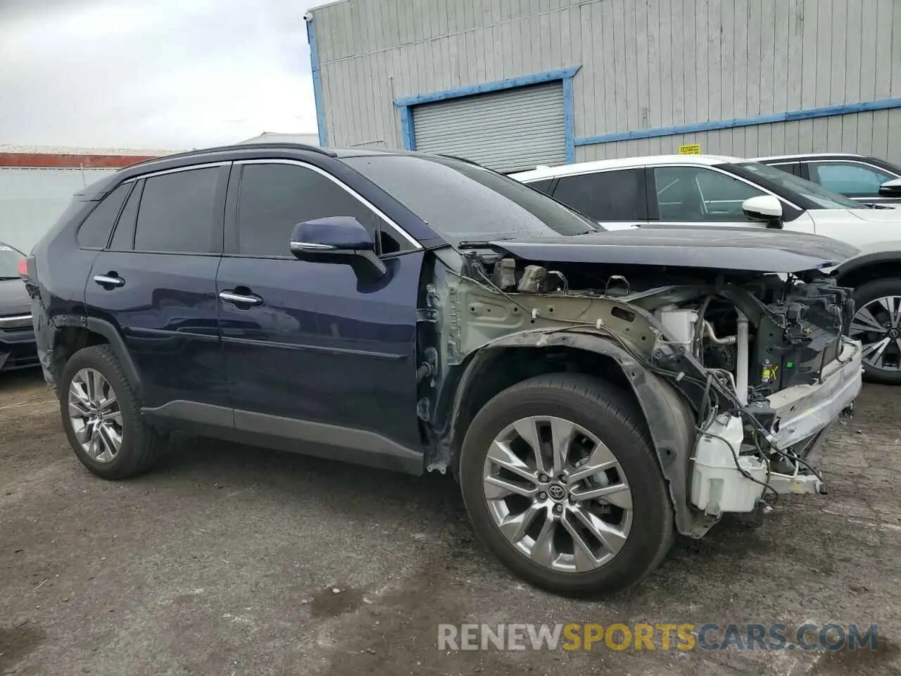 4 Photograph of a damaged car 2T3Y1RFV8MW170261 TOYOTA RAV4 2021