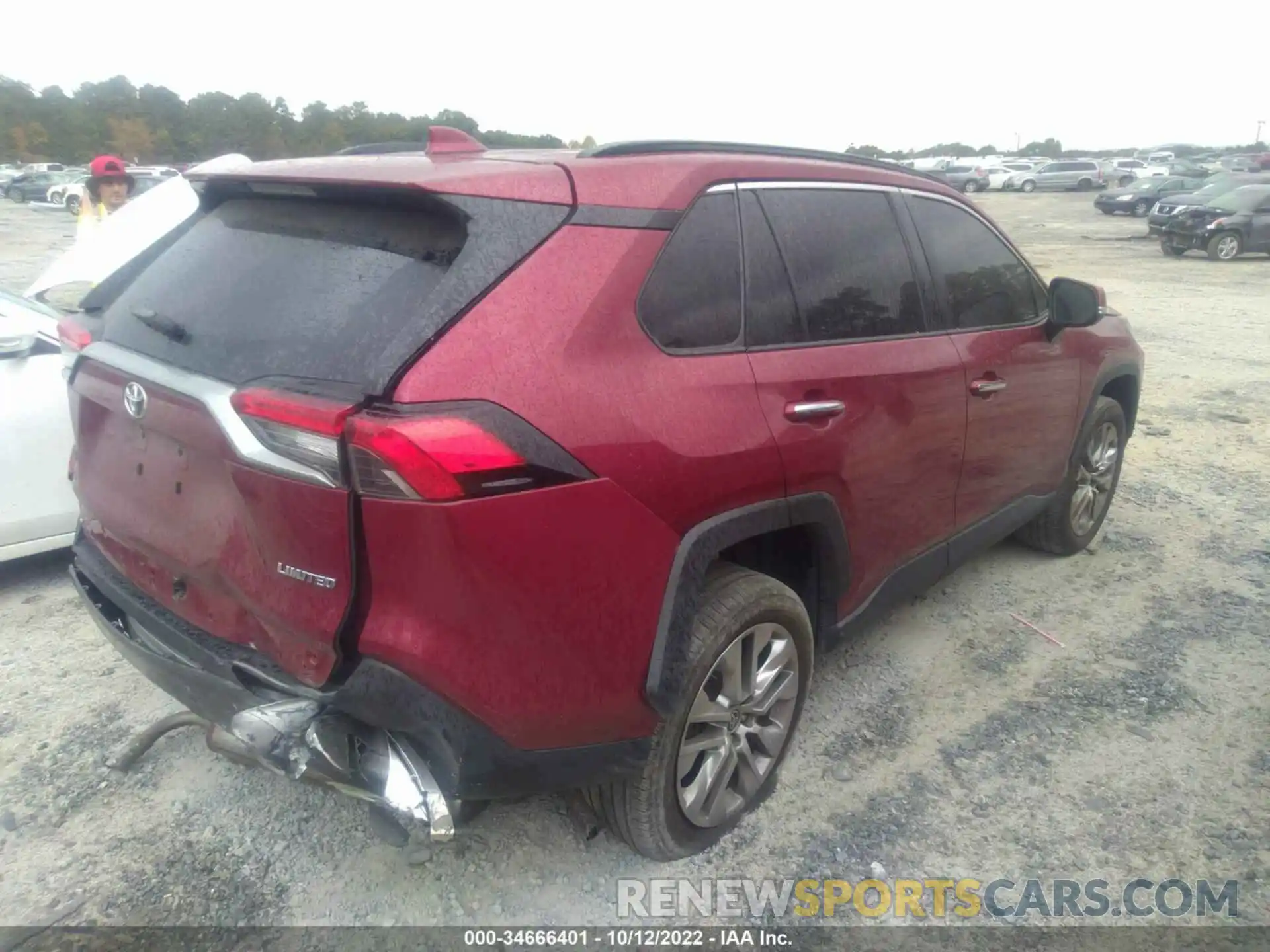 4 Photograph of a damaged car 2T3Y1RFV9MW147118 TOYOTA RAV4 2021