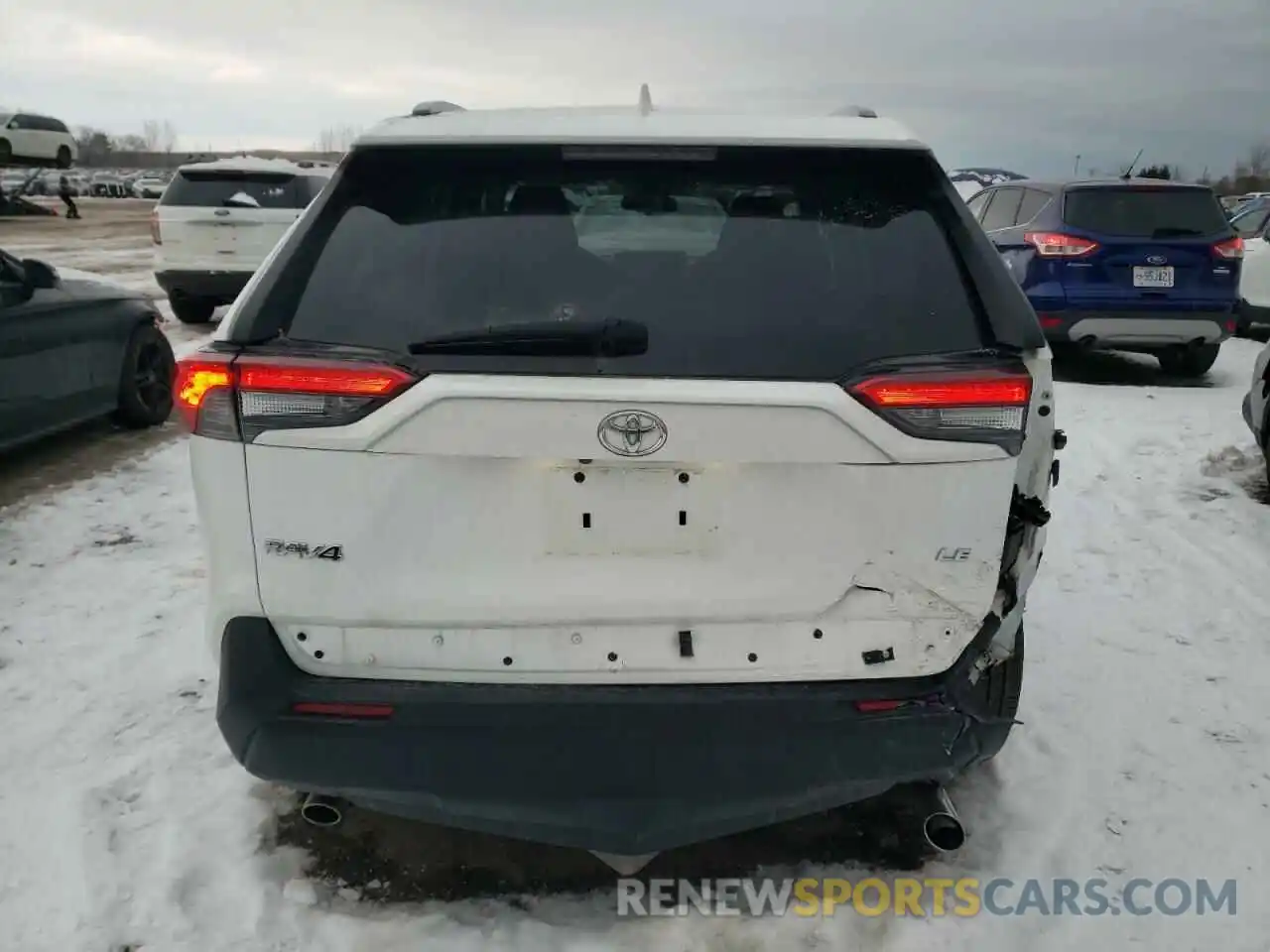 6 Photograph of a damaged car 2T3Z1RFV3MC130689 TOYOTA RAV4 2021