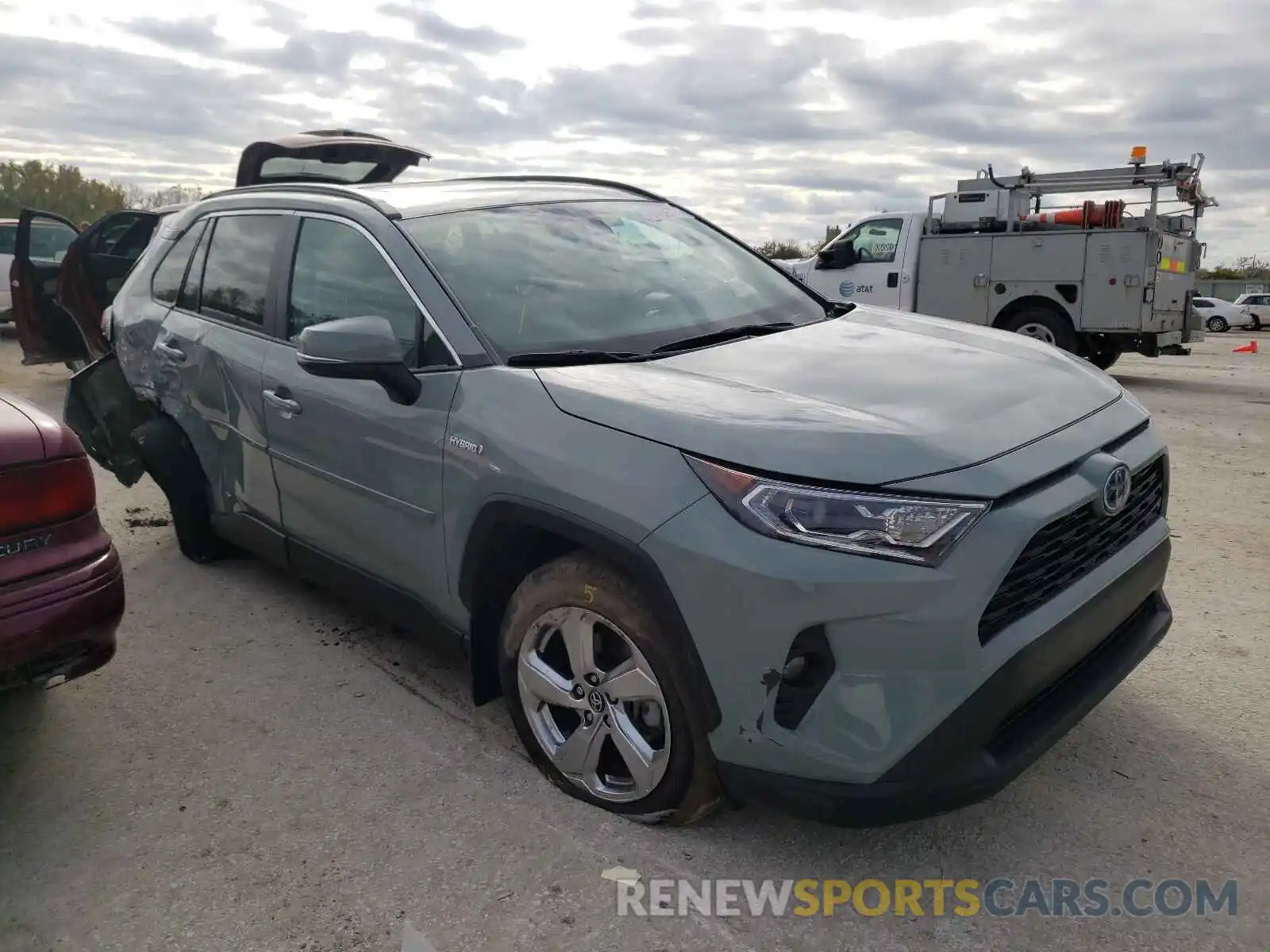 1 Photograph of a damaged car 4T3B6RFV0MU019390 TOYOTA RAV4 2021