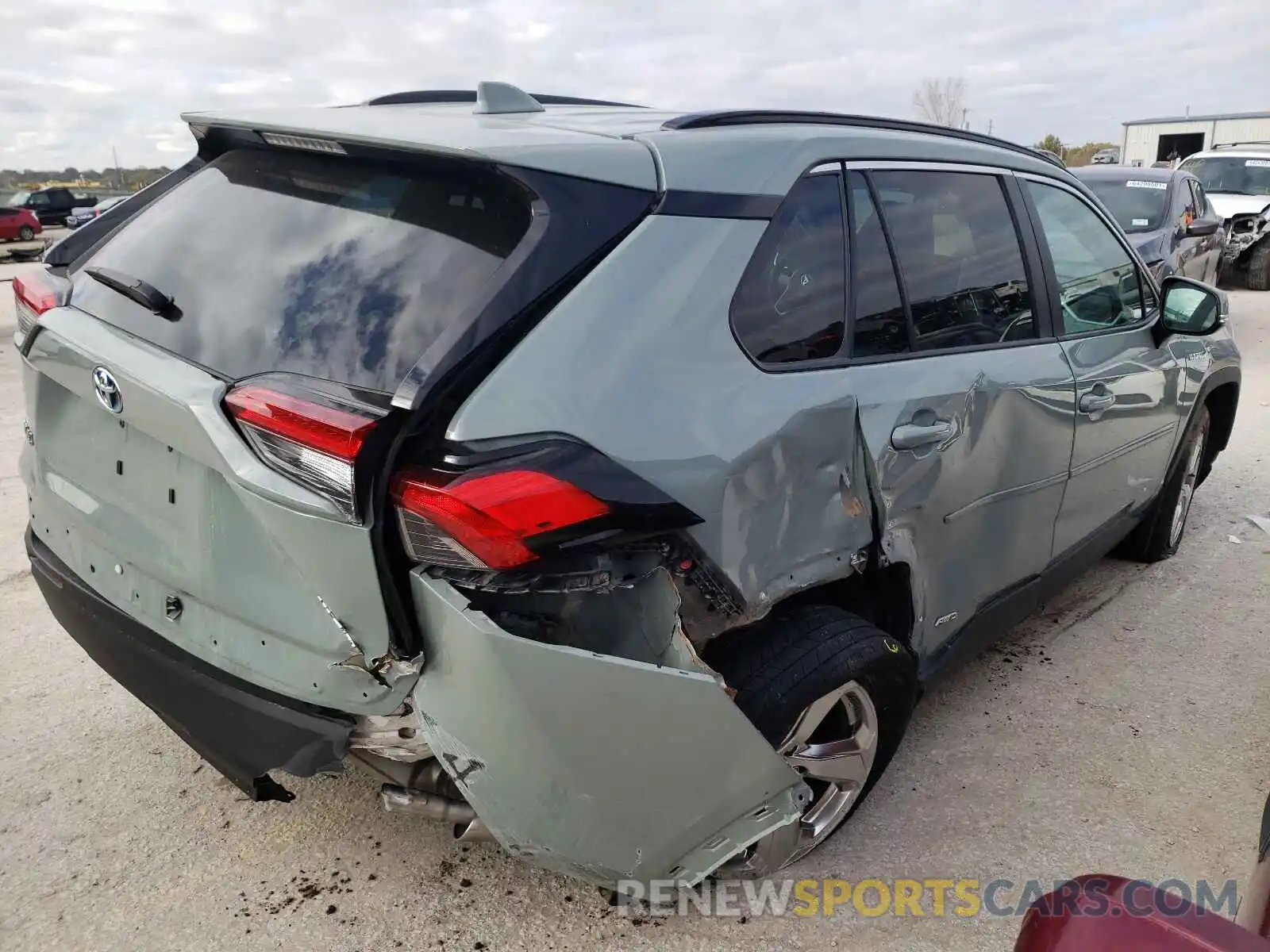 4 Photograph of a damaged car 4T3B6RFV0MU019390 TOYOTA RAV4 2021