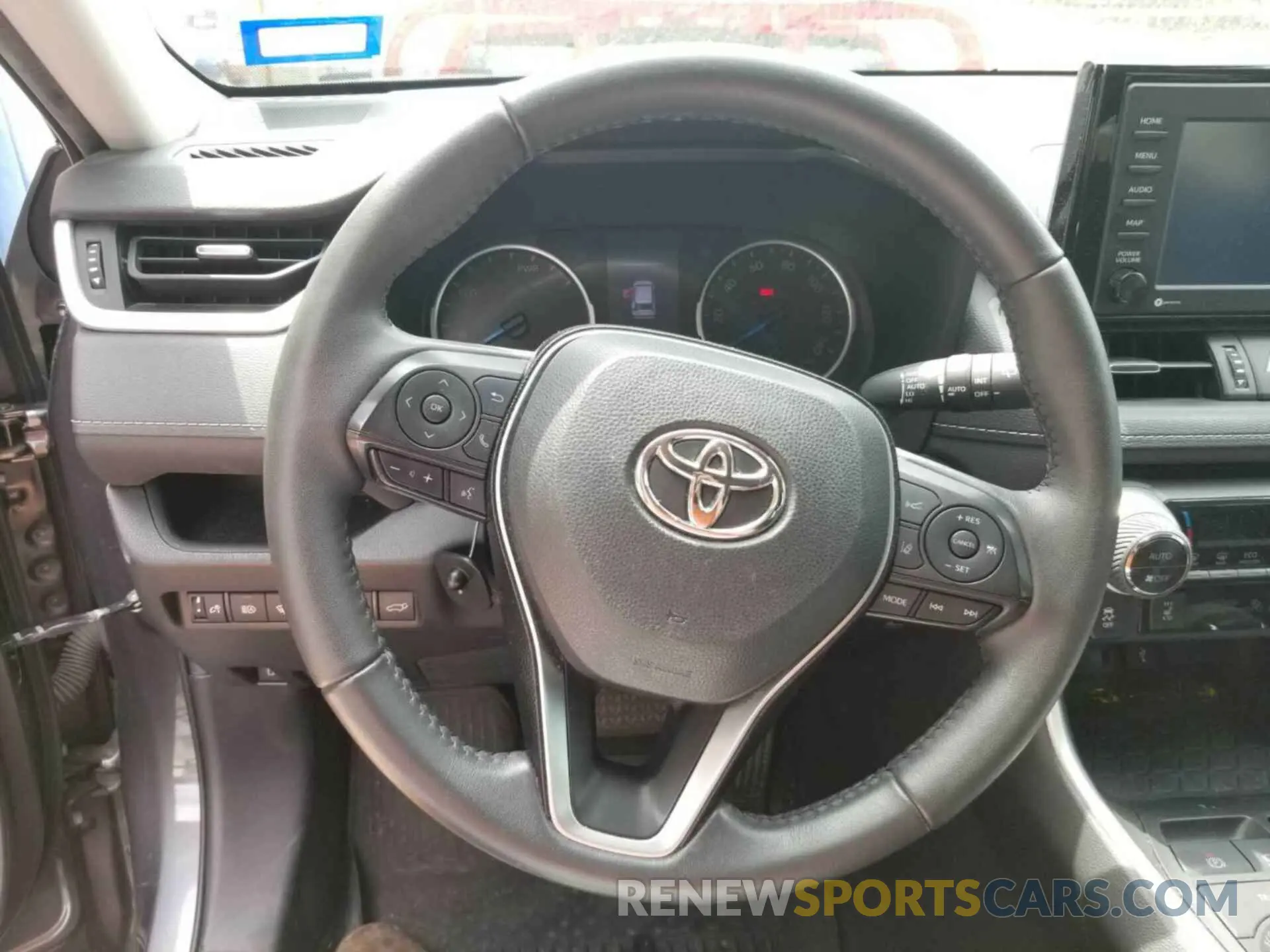 10 Photograph of a damaged car 4T3B6RFV1MU032438 TOYOTA RAV4 2021