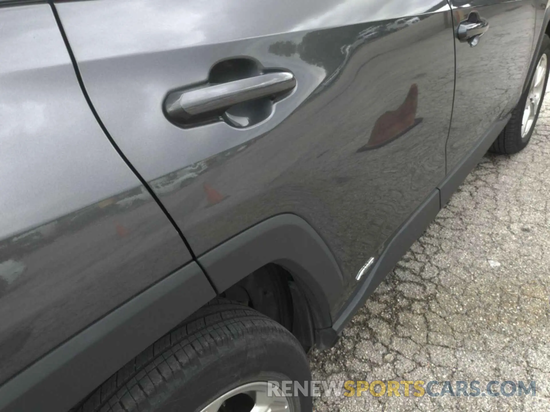 21 Photograph of a damaged car 4T3B6RFV1MU032438 TOYOTA RAV4 2021