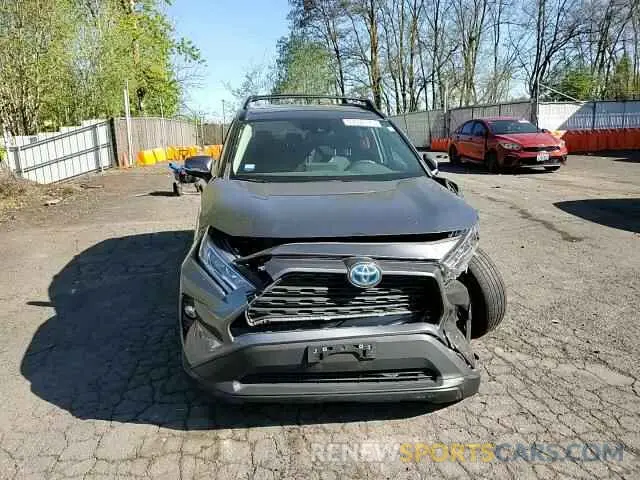14 Photograph of a damaged car 4T3B6RFV1MU042547 TOYOTA RAV4 2021