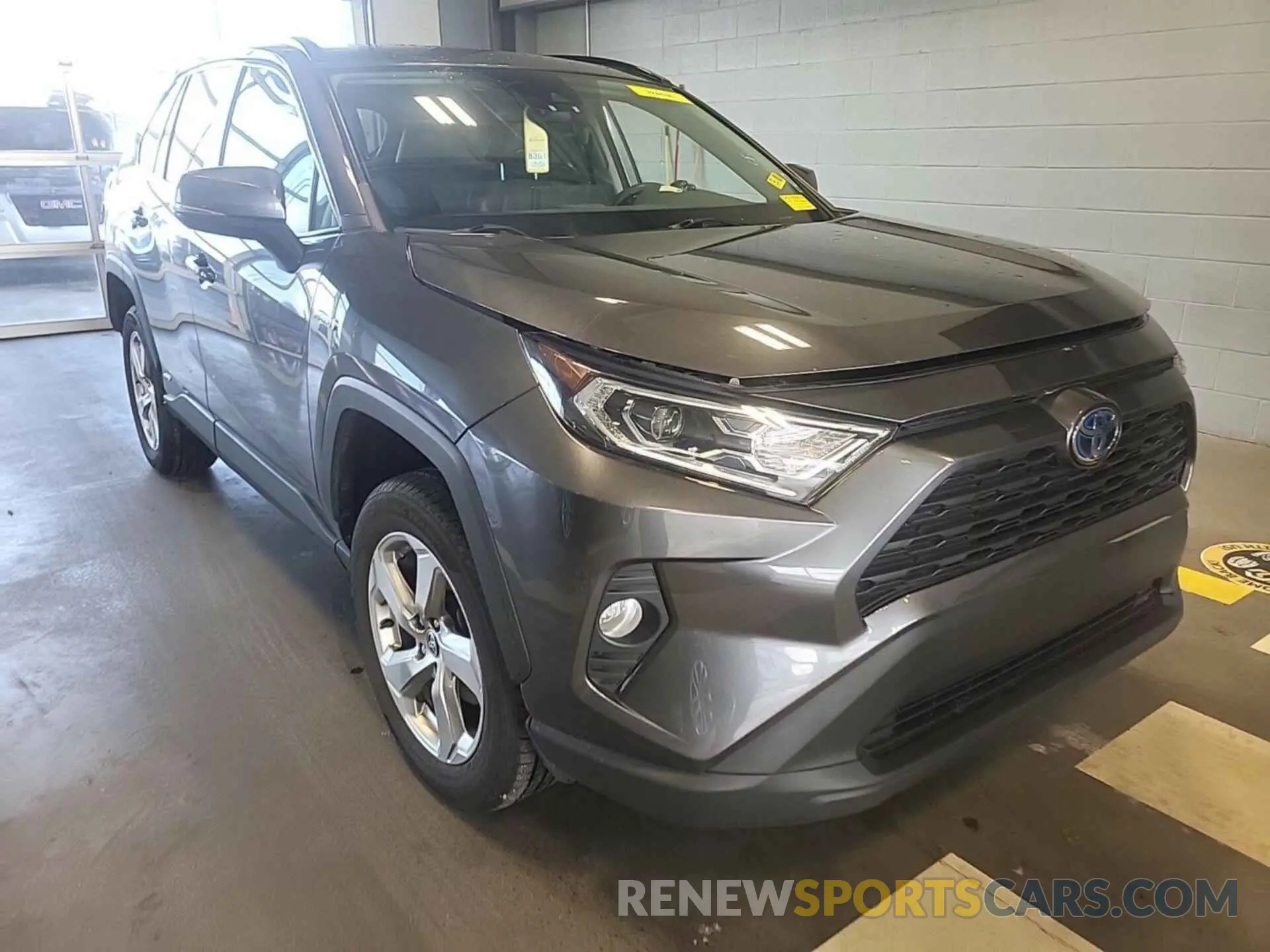 11 Photograph of a damaged car 4T3B6RFV1MU046663 TOYOTA RAV4 2021