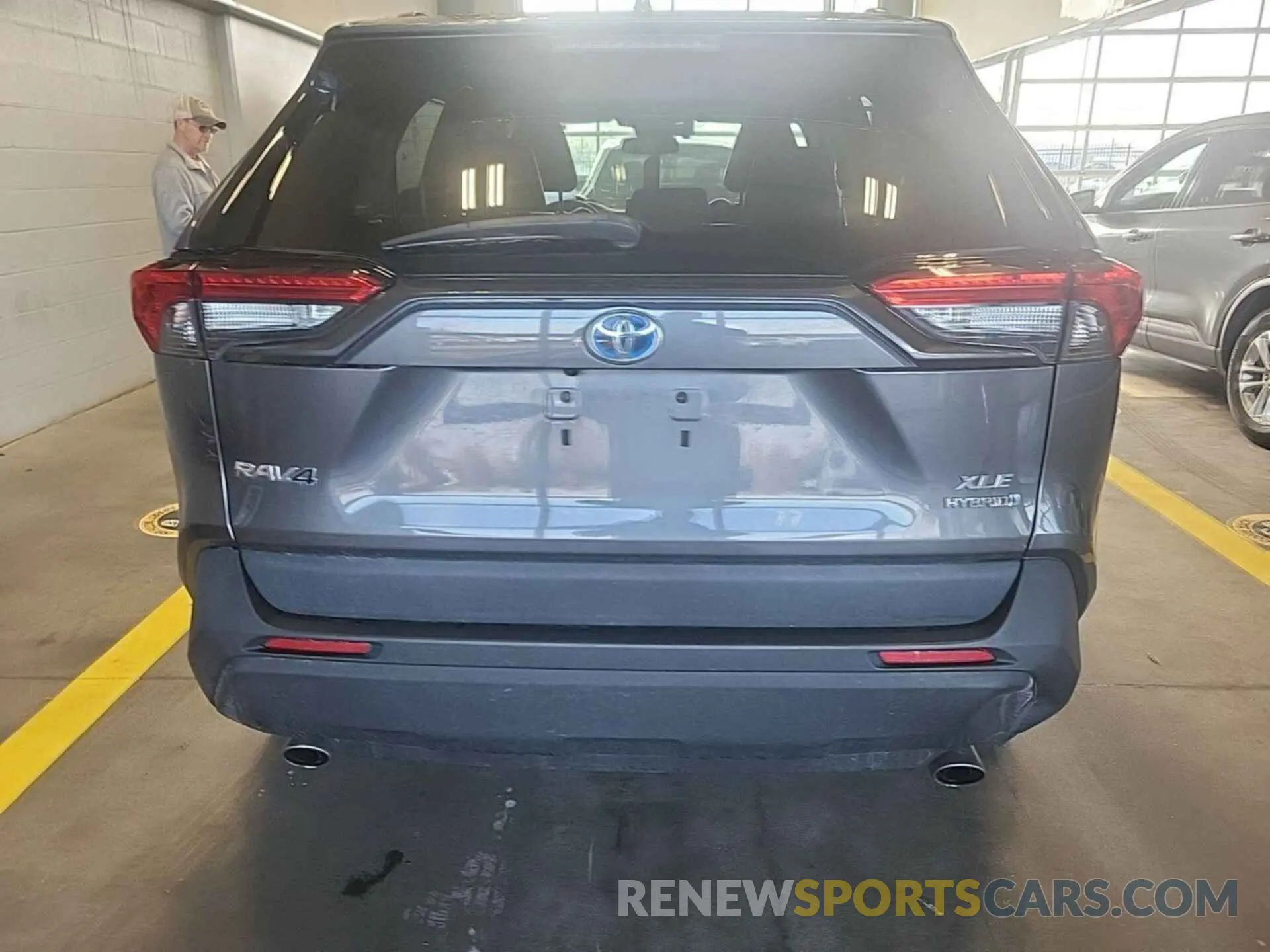 8 Photograph of a damaged car 4T3B6RFV1MU046663 TOYOTA RAV4 2021
