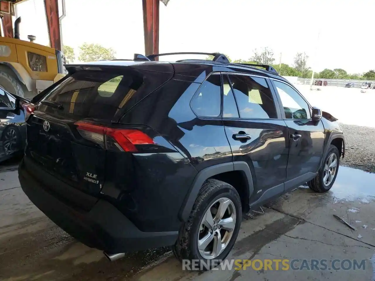 4 Photograph of a damaged car 4T3B6RFV1MU047361 TOYOTA RAV4 2021