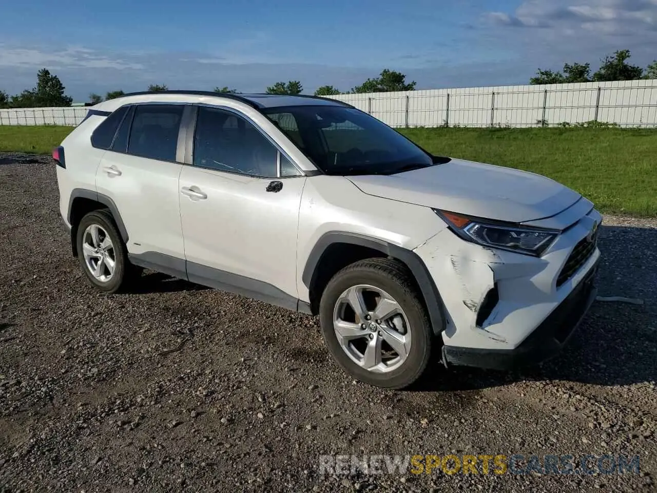 4 Photograph of a damaged car 4T3B6RFV1MU057016 TOYOTA RAV4 2021