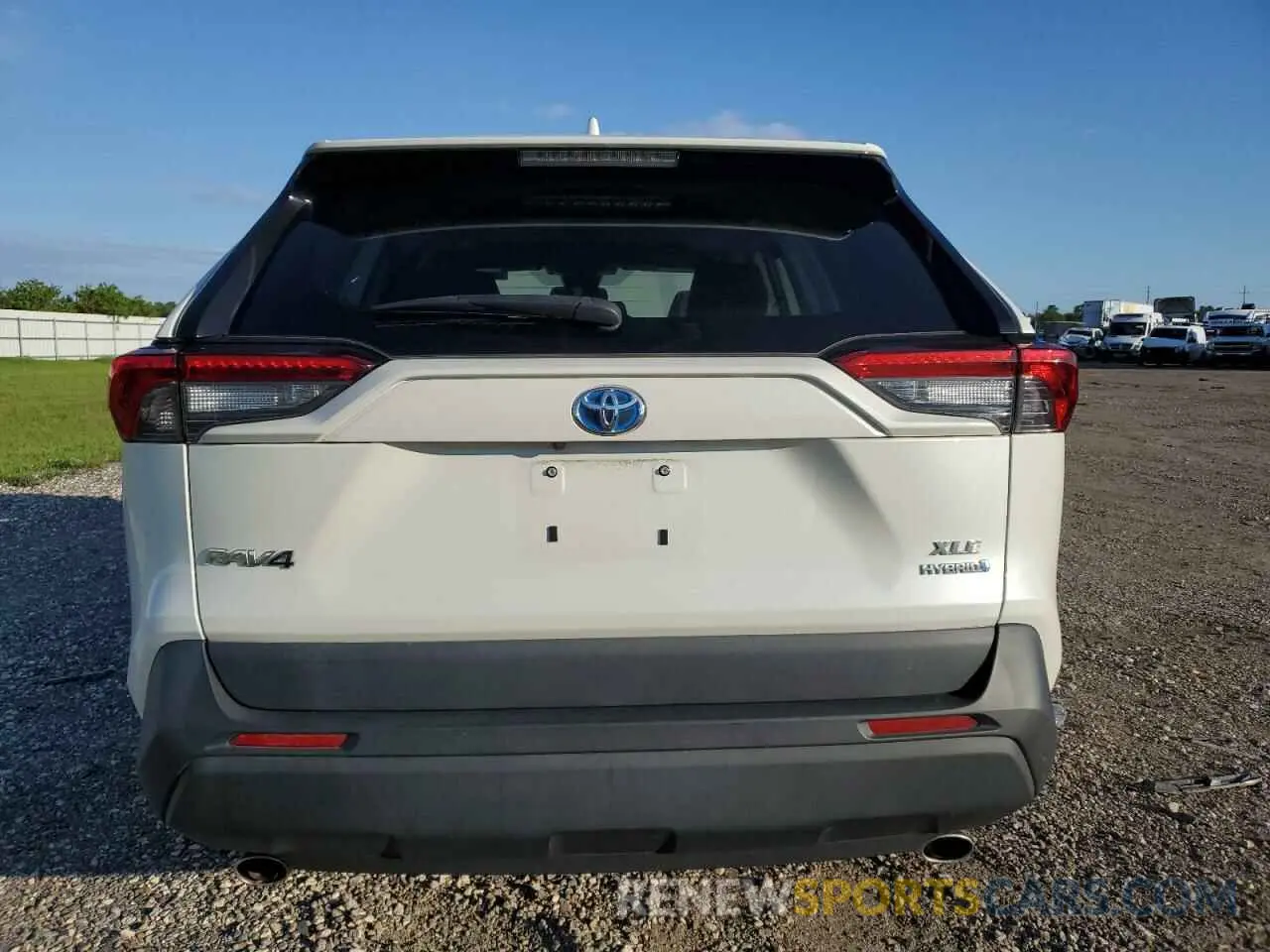 6 Photograph of a damaged car 4T3B6RFV1MU057016 TOYOTA RAV4 2021