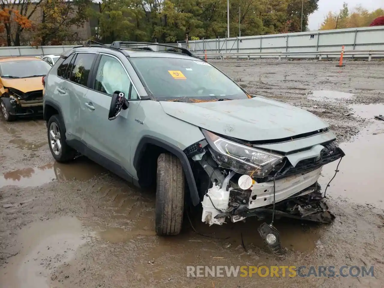 1 Photograph of a damaged car 4T3B6RFV2MU051290 TOYOTA RAV4 2021