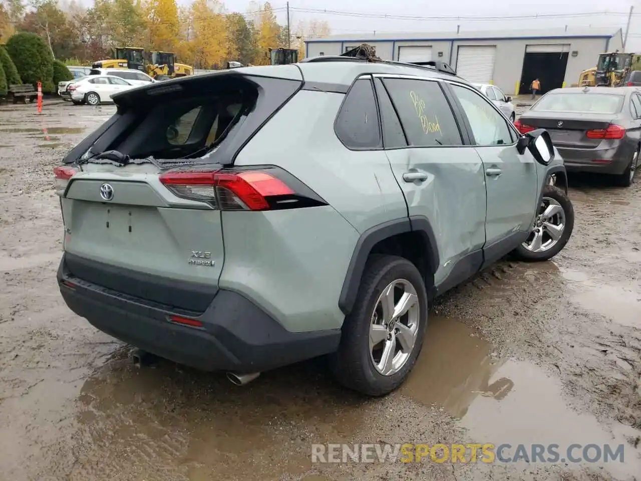 4 Photograph of a damaged car 4T3B6RFV2MU051290 TOYOTA RAV4 2021